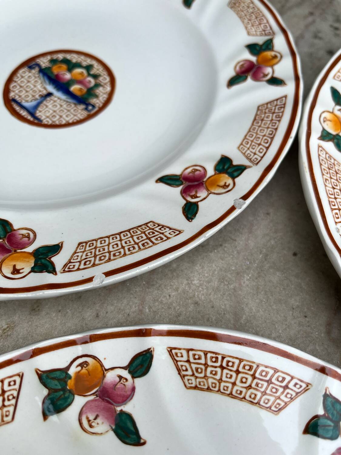 Plat et assiettes art deco, Longwy - décor Maurice