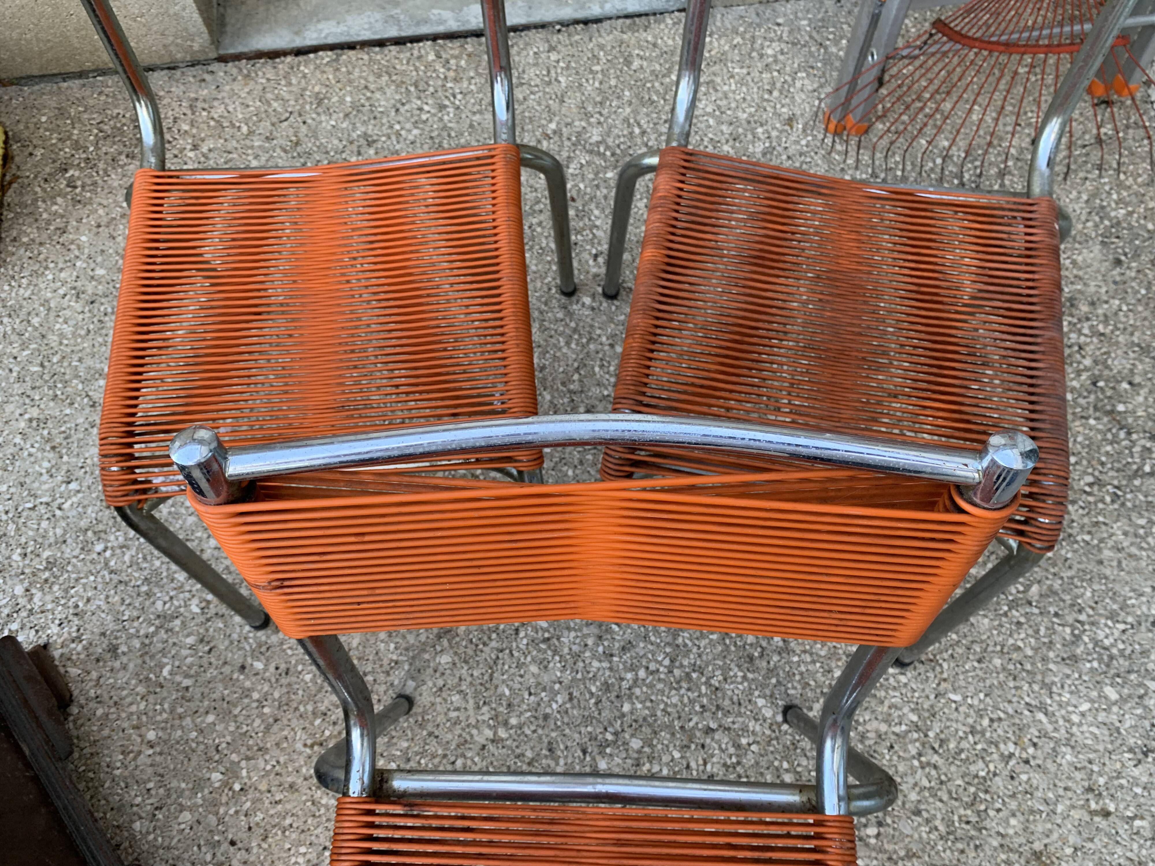 Suite de 3 chaises scoubidou (années 70)