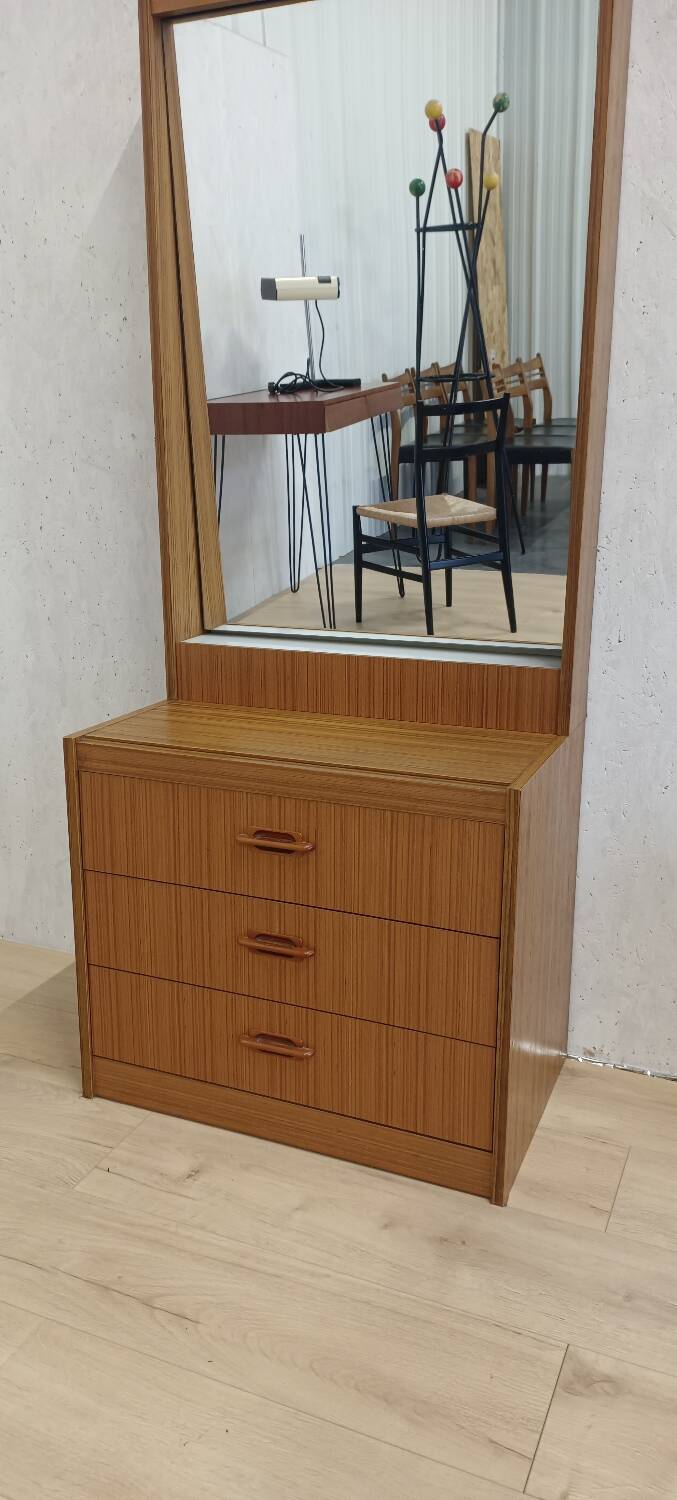 Hairdresser, chest of drawers, 1960