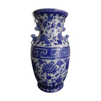 Chinese baluster vase white blue