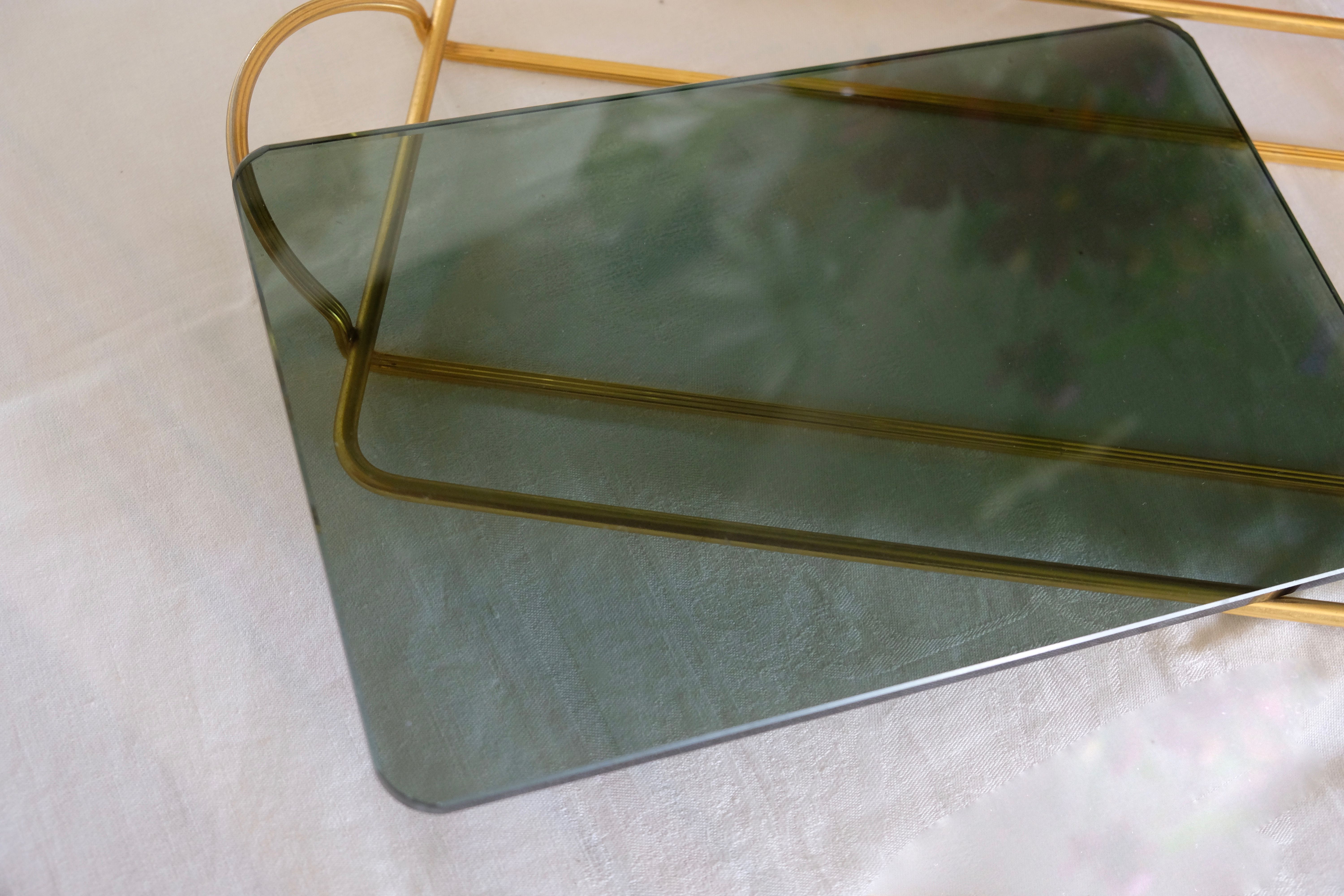 Serving tray in brass and Italian green smoked glass 50s