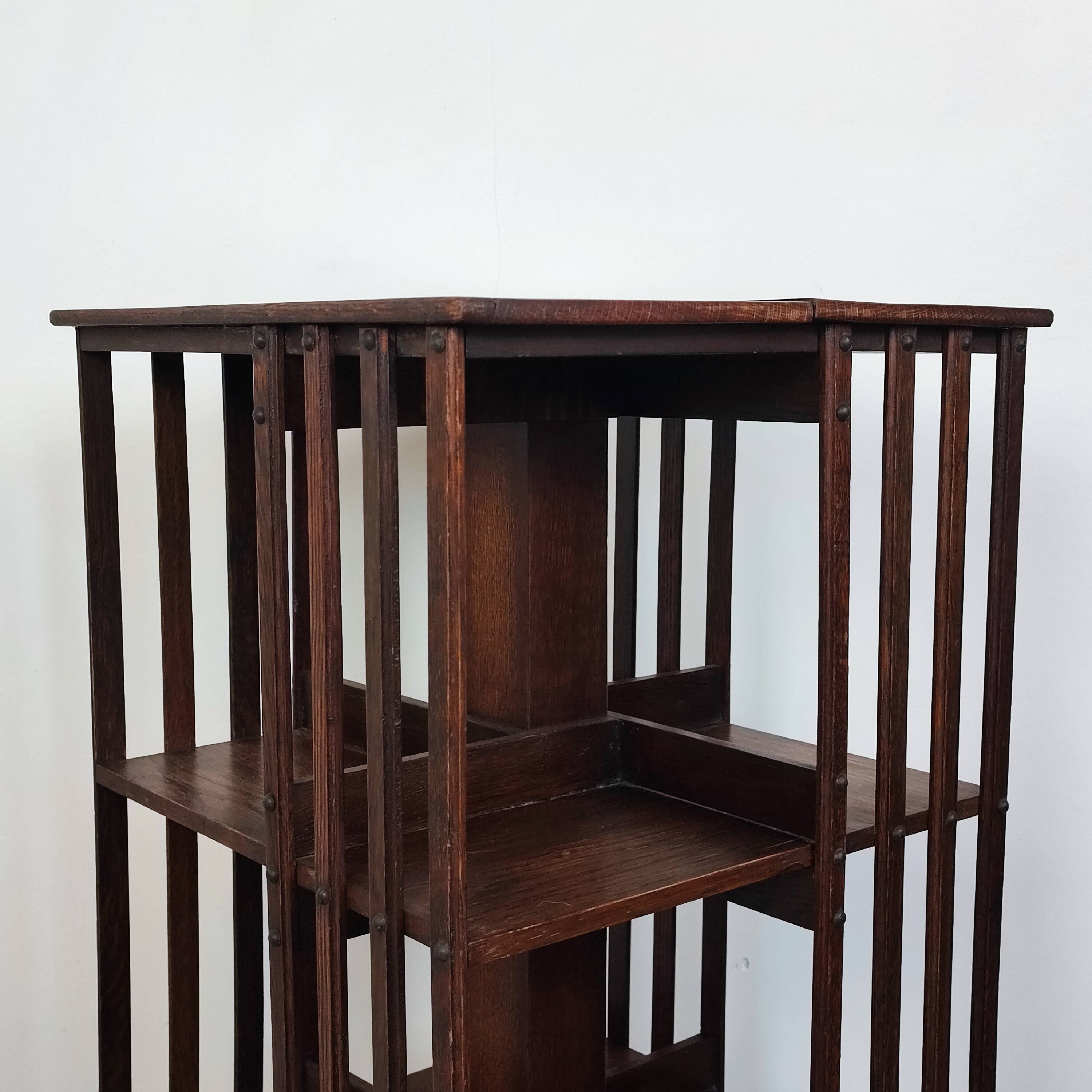Revolving bookcase