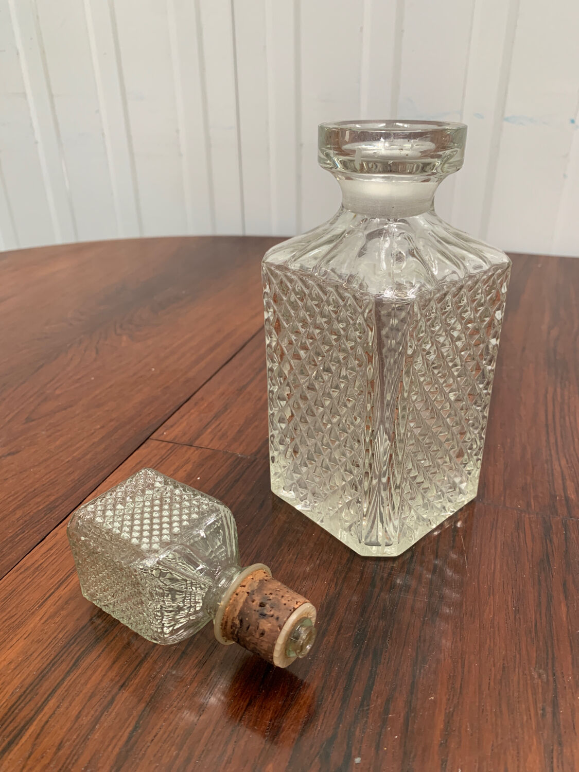 Glass decanter