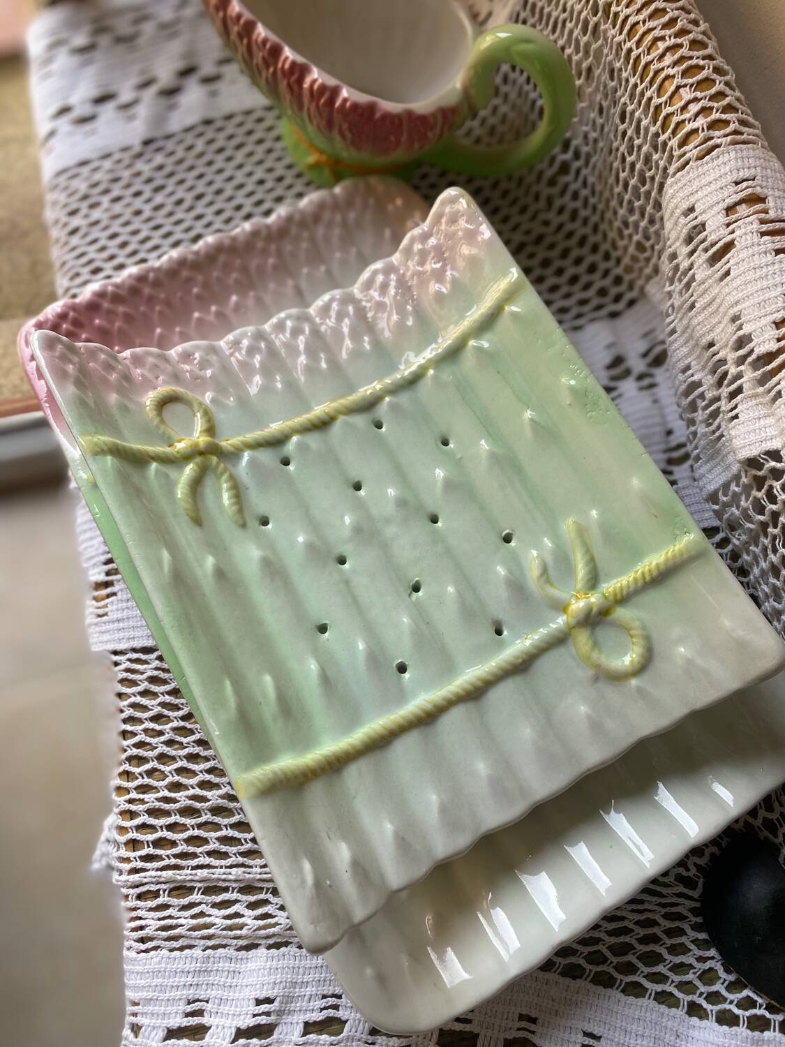 Asparagus dish and sauce boat in slip