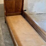 Wooden bench bed