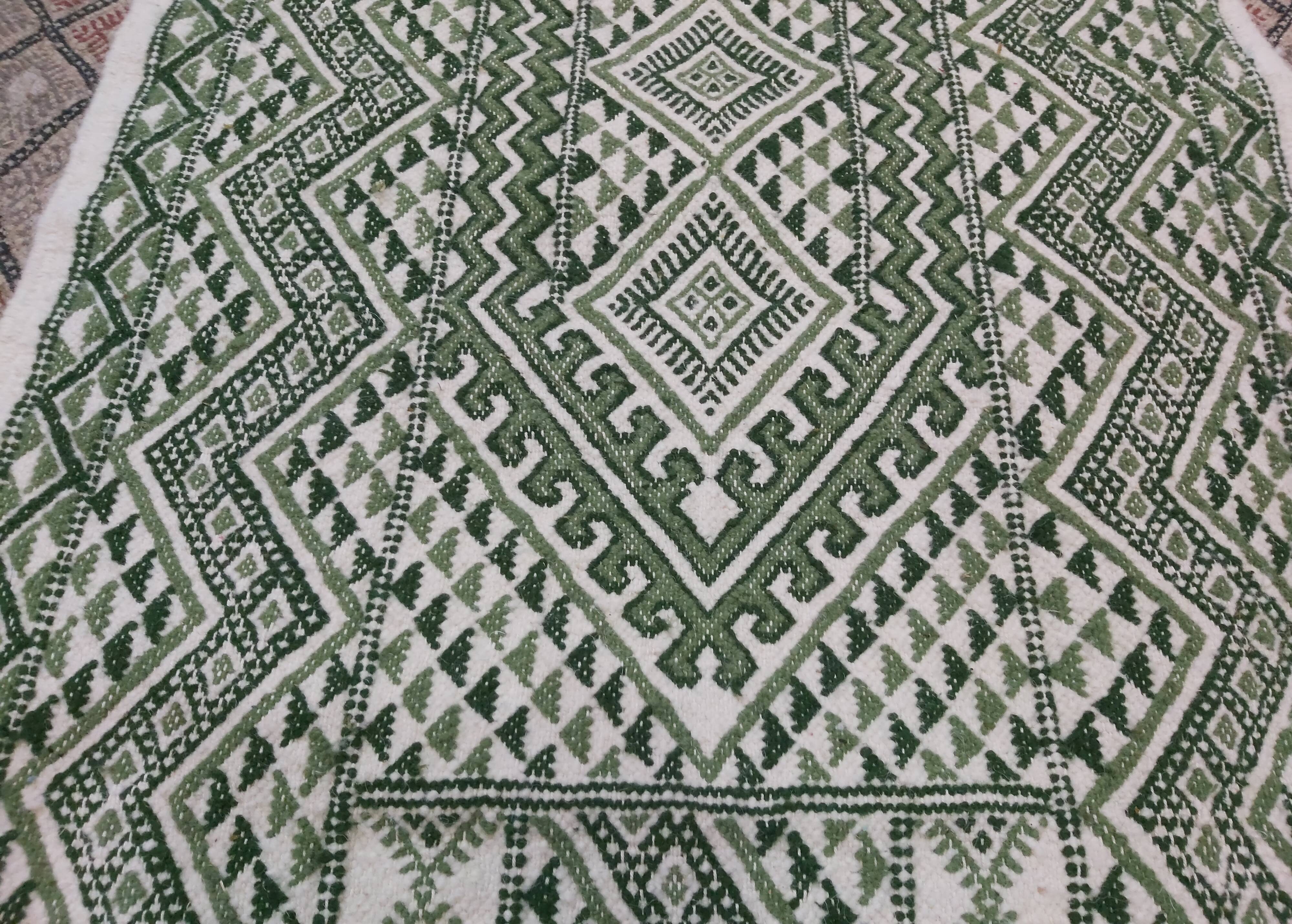 Classic white and green carpet handmade in pure wool