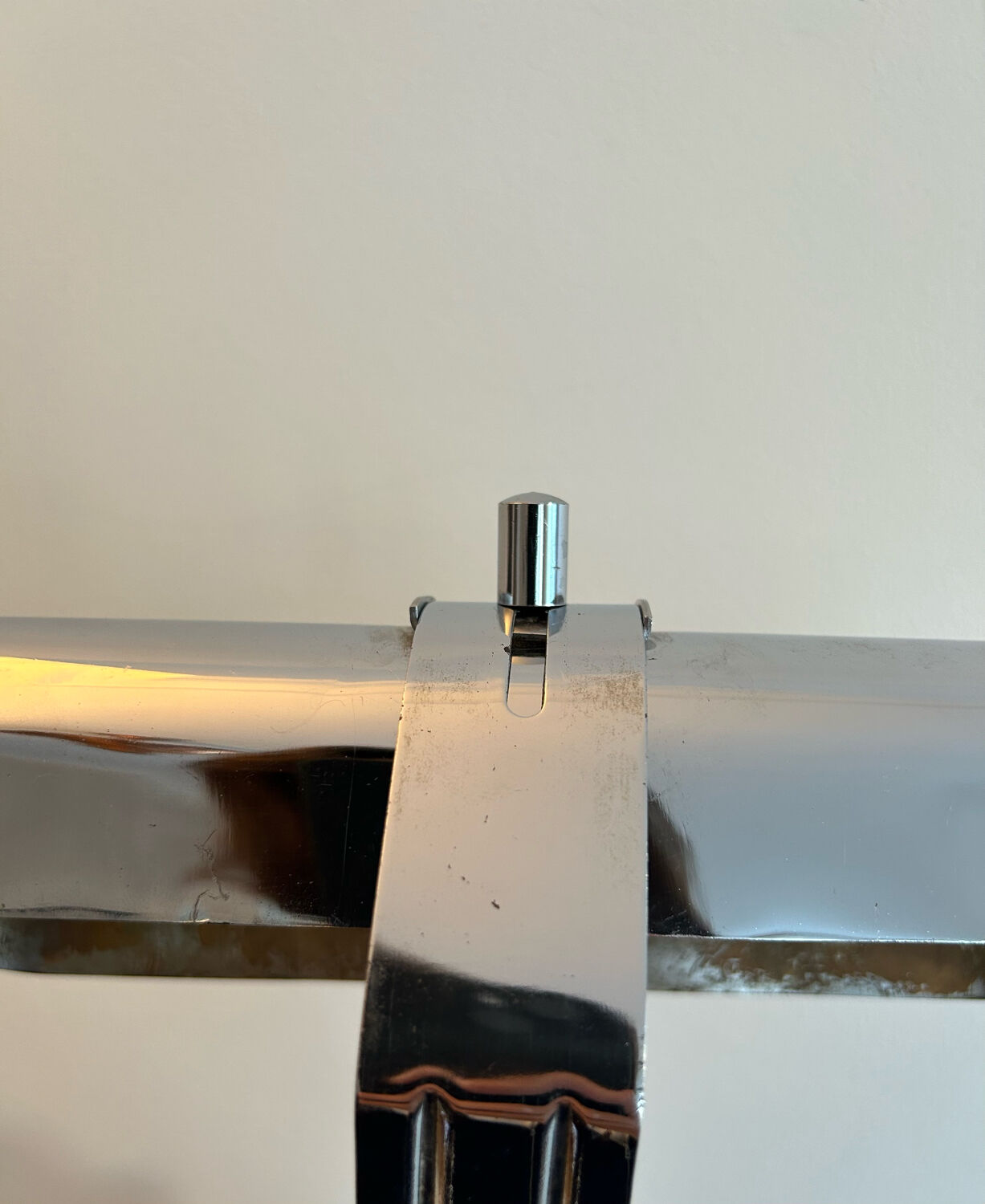 Vintage modernist wall lamp to tighten, chromed metal, Austria 1930