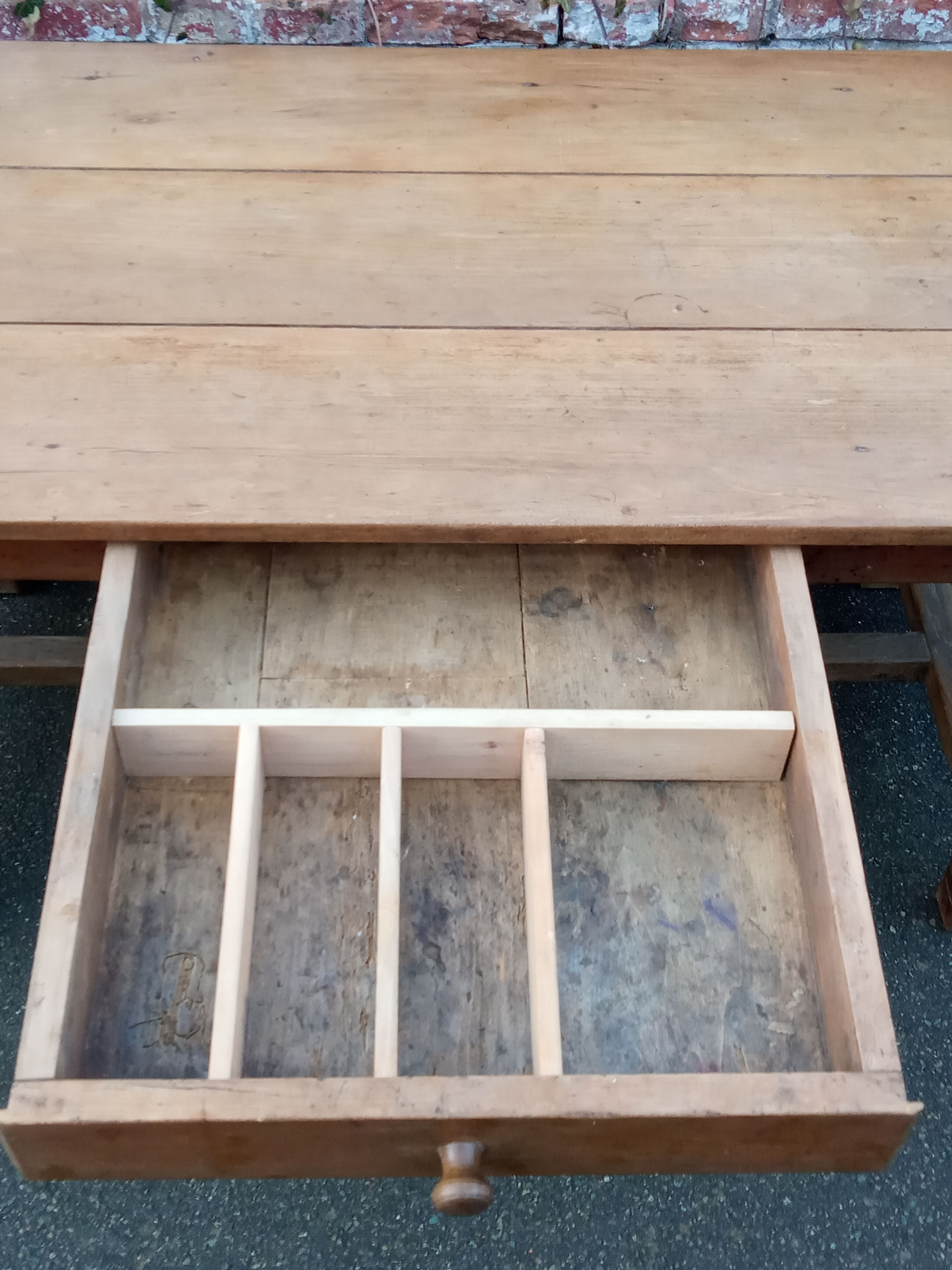 Old farmhouse table 6 people