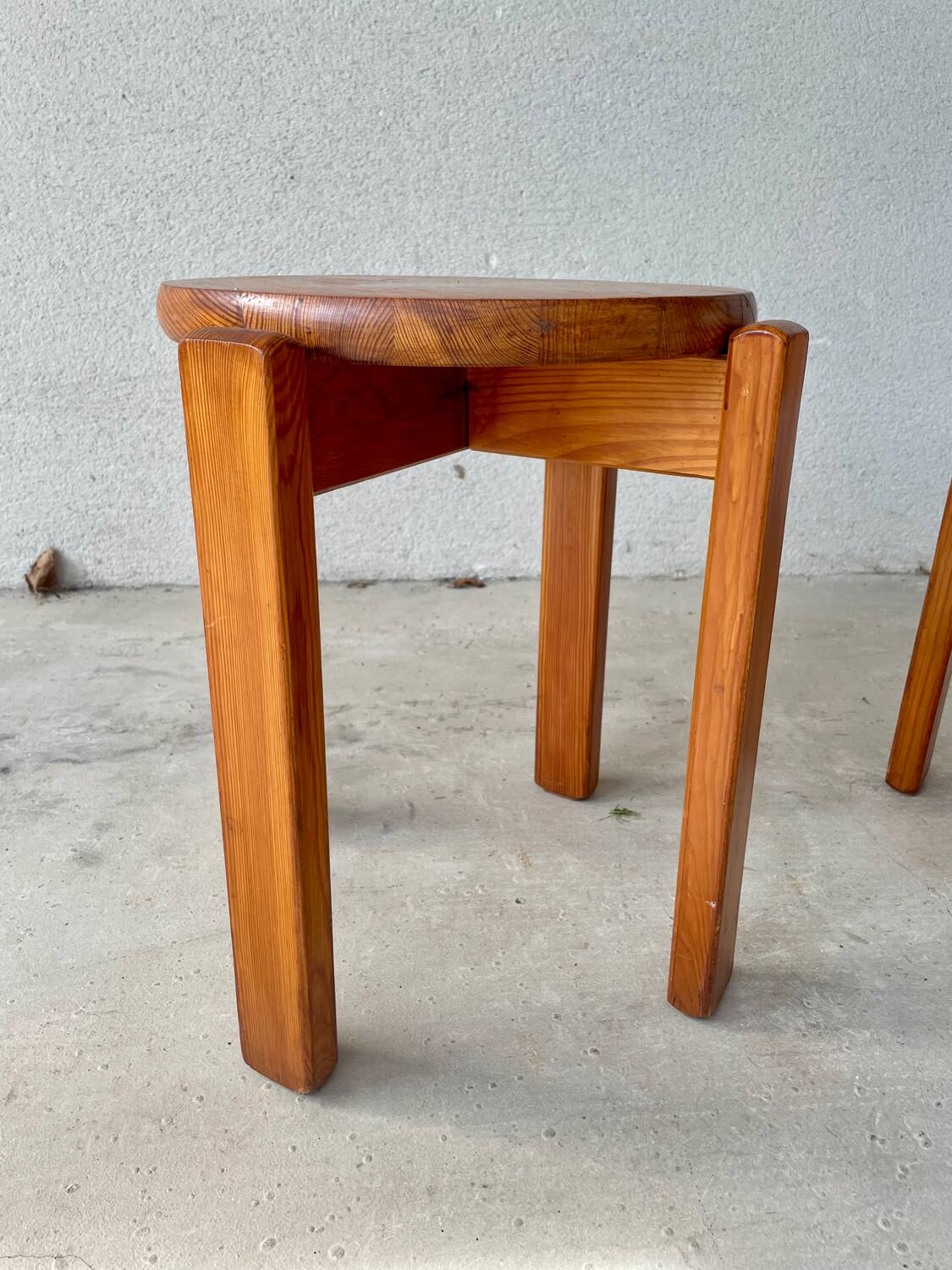 tabourets vintage en bois massif – design scandinave empilabl