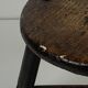 Tabouret tripode en bois ancien pour couteliers, bijoutiers et ouvriers