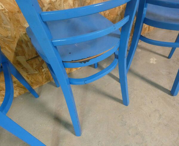 table ronde avec 4 chaises et 2 rallonges