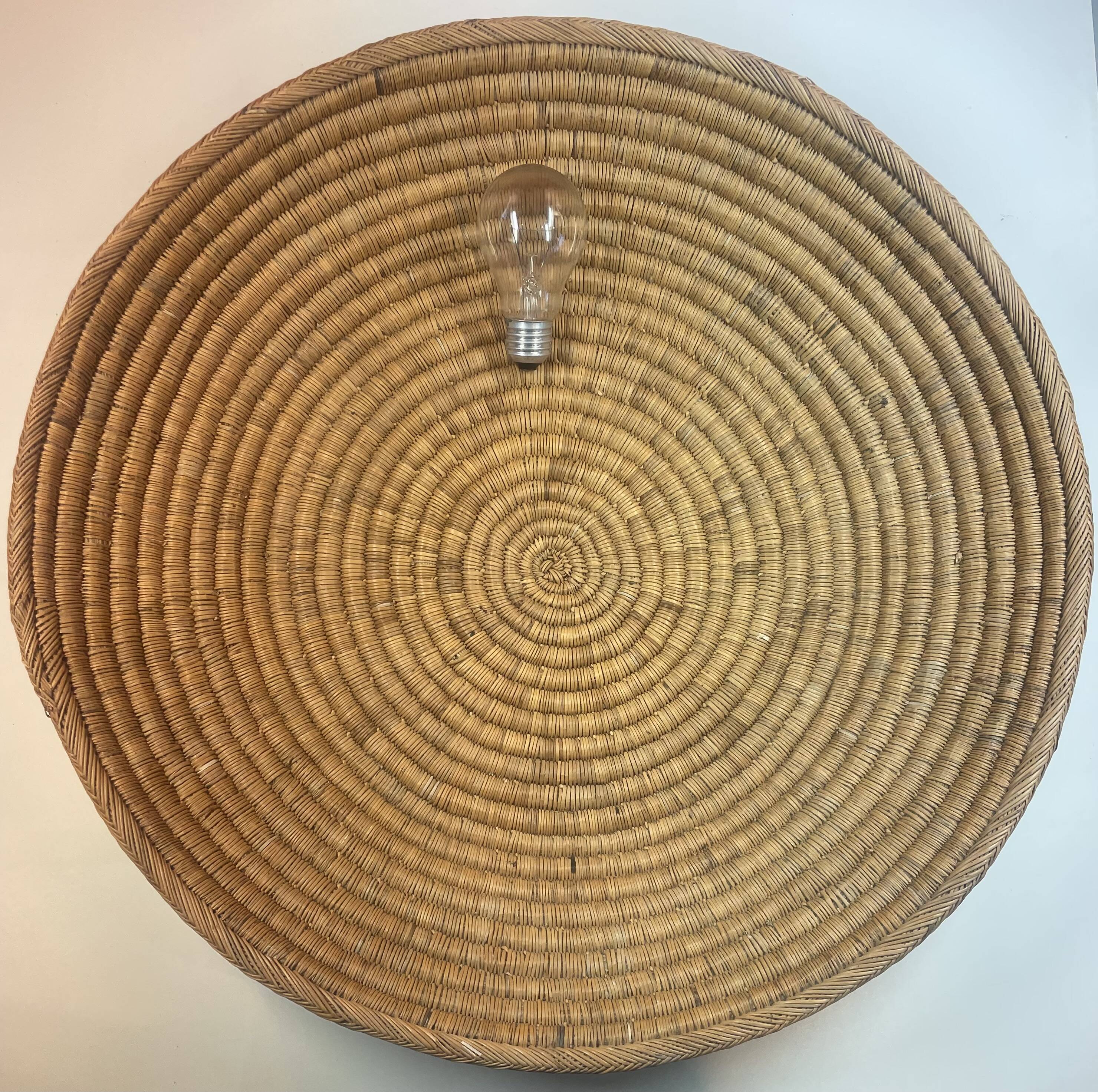 large old woven basket, rush or wicker type - Diameter 55 cm