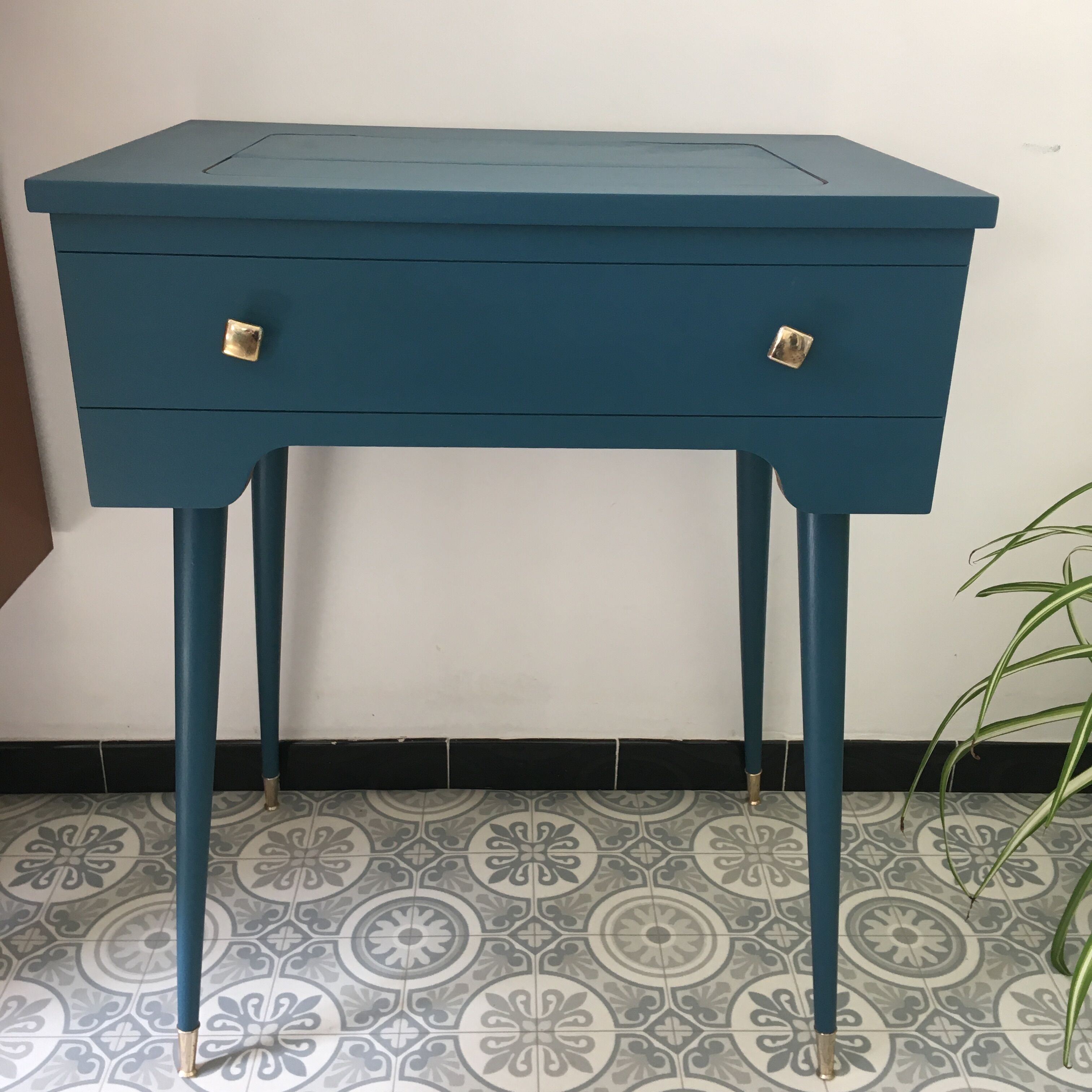 Singer sewing machine