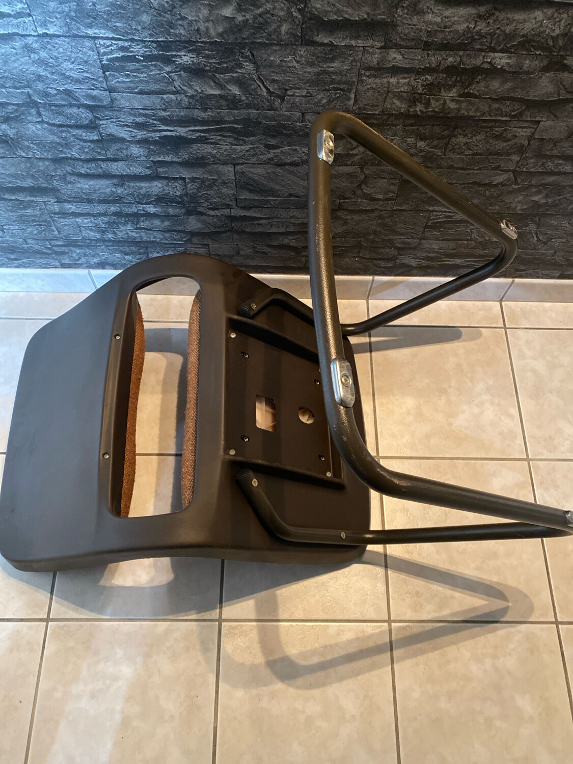 Sledge seat by Strasfor