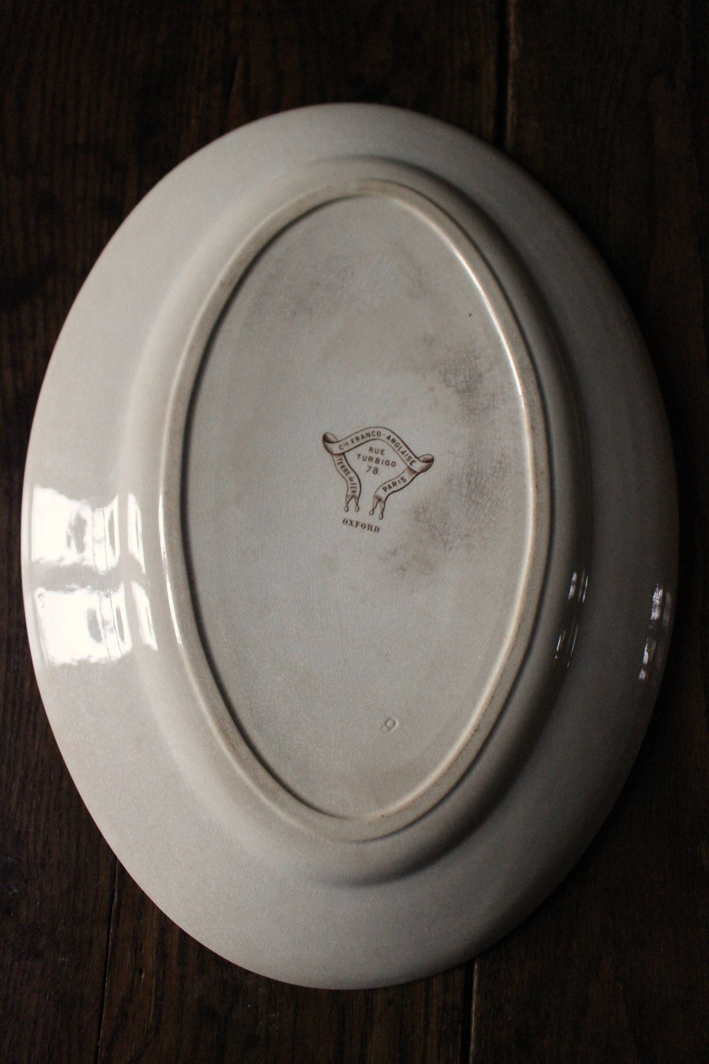 Plat ovale sépia Modèle Oxford Terre de Fer