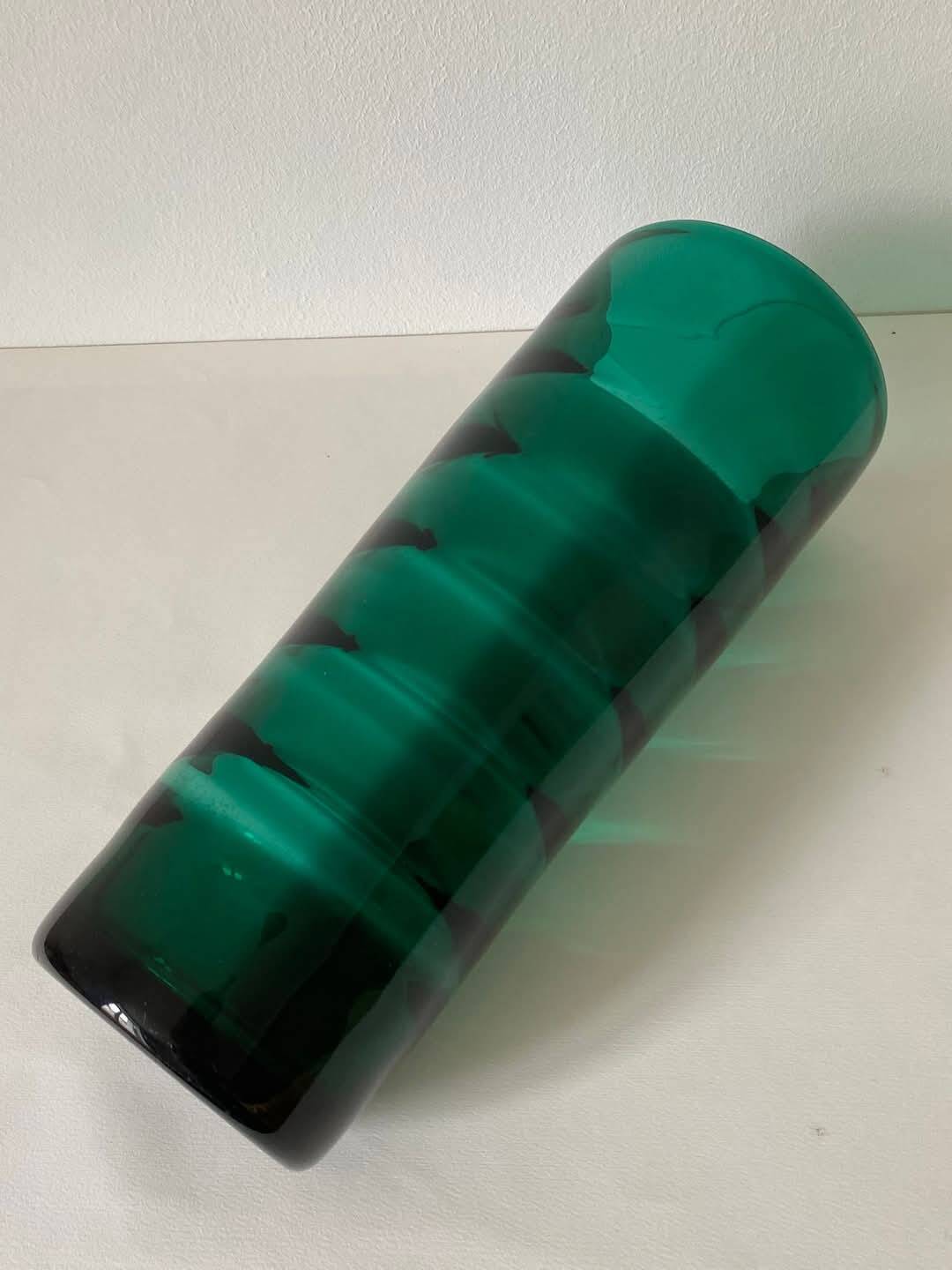 Green vase with Wave optics