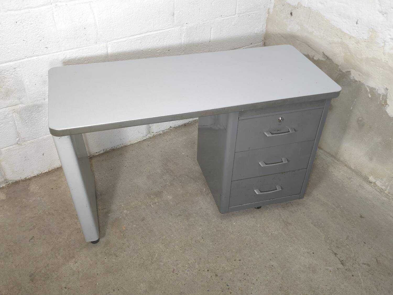 Small Ronéo desk 1970
