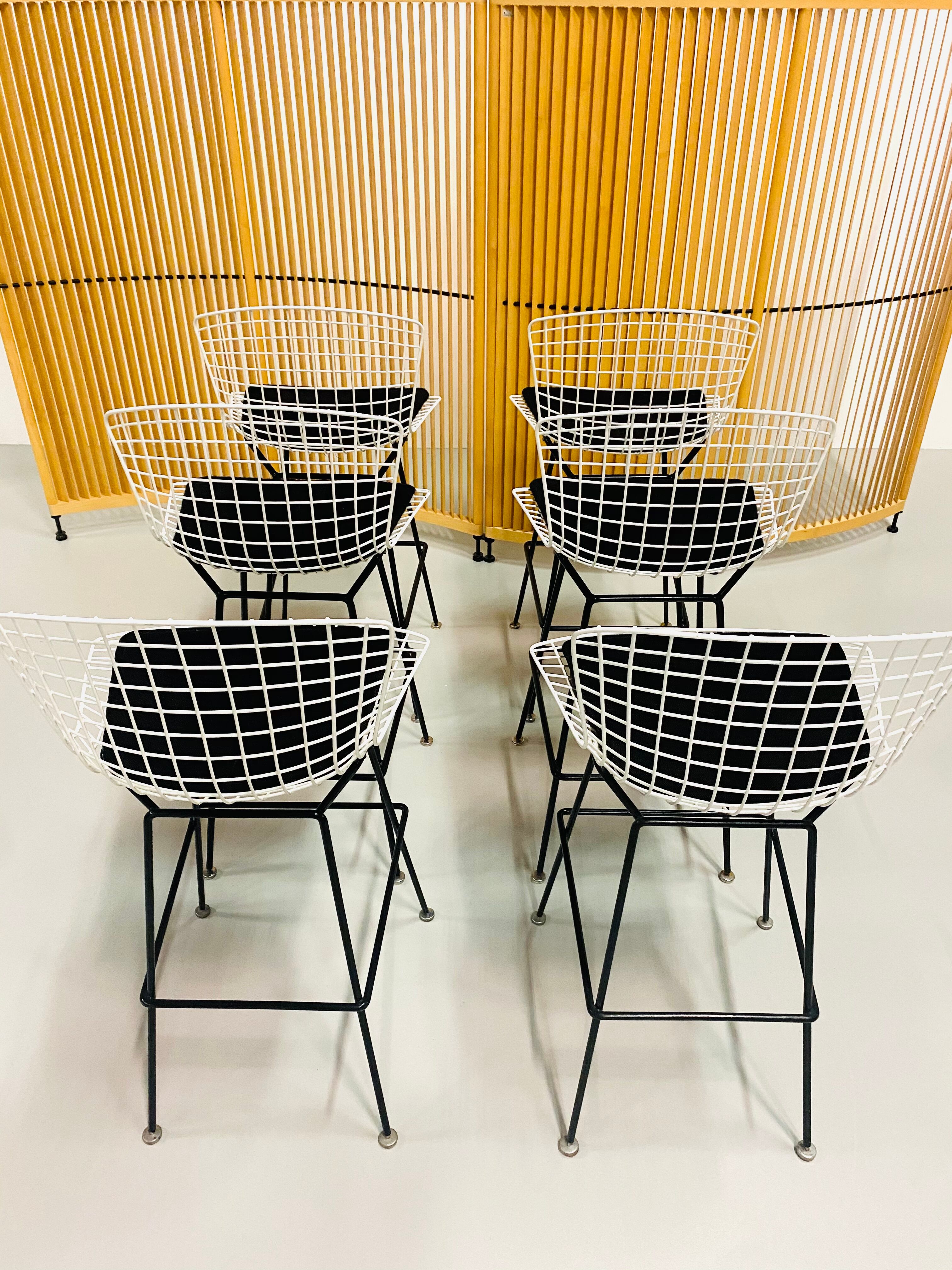Wire barstools by Harry Bertoia for Knoll, 1960
