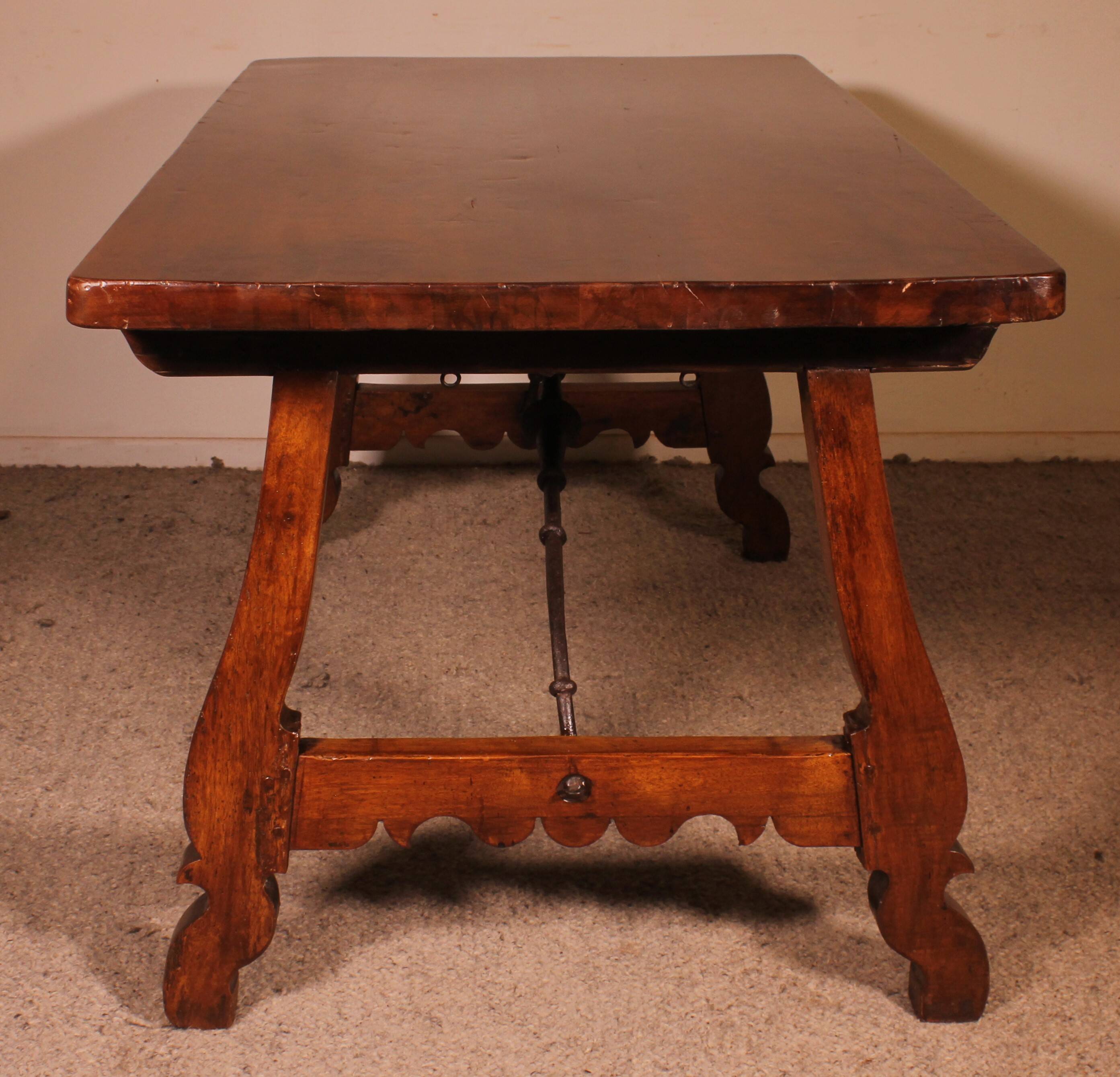Spanish Table in Walnut from the 17th Century