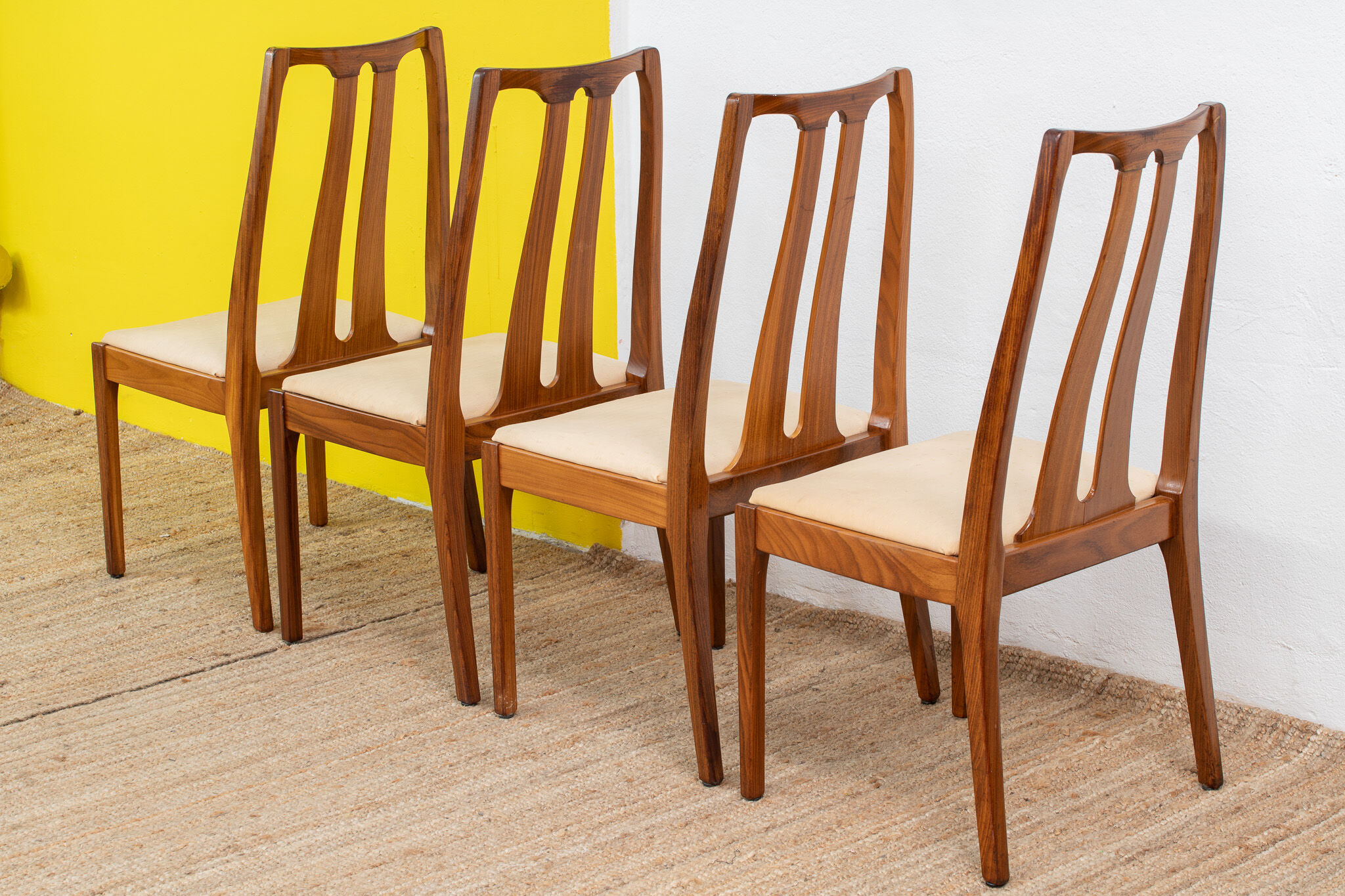 Vintage scandinavian chair series – 47 cm