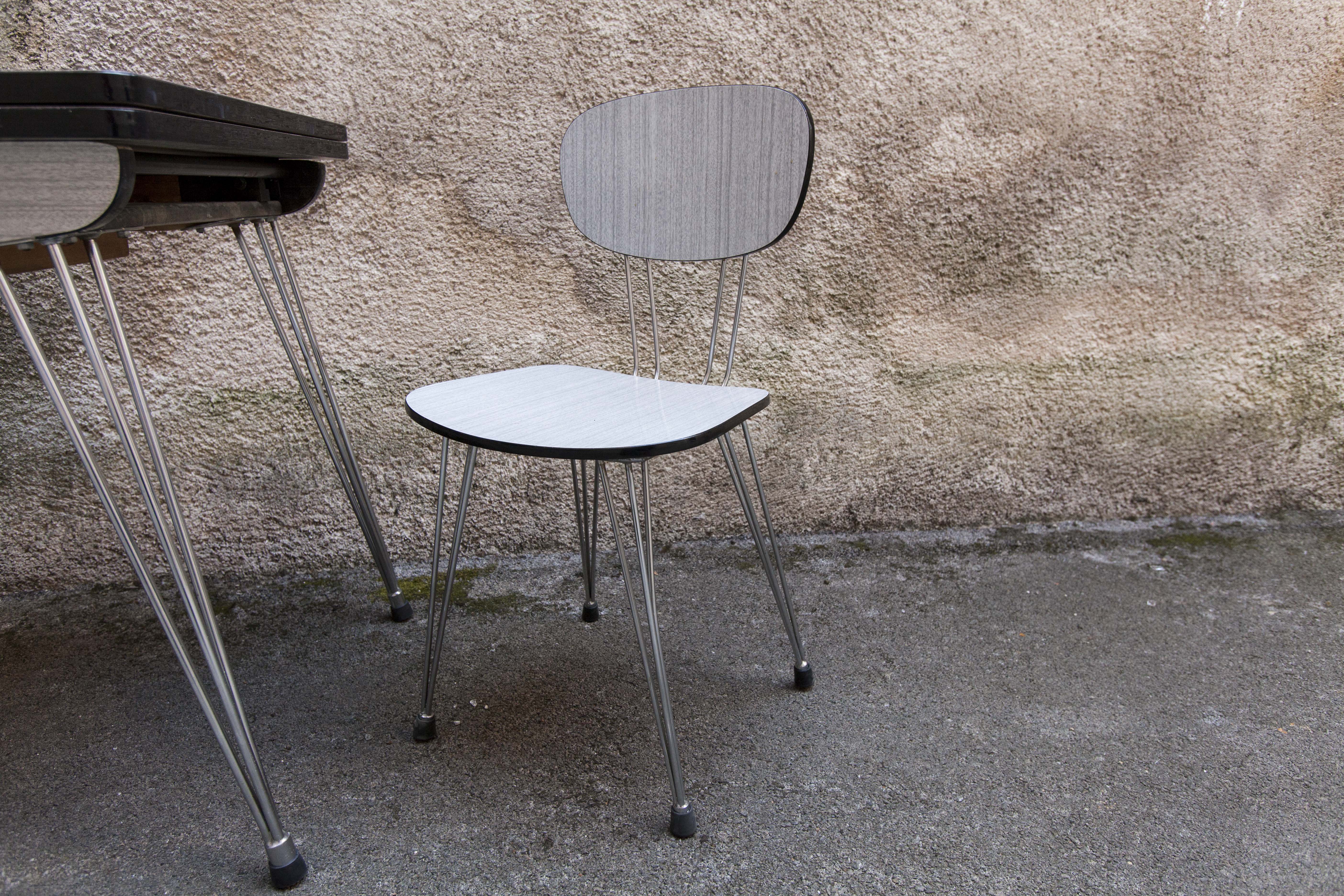 Set table formica and 2 chairs