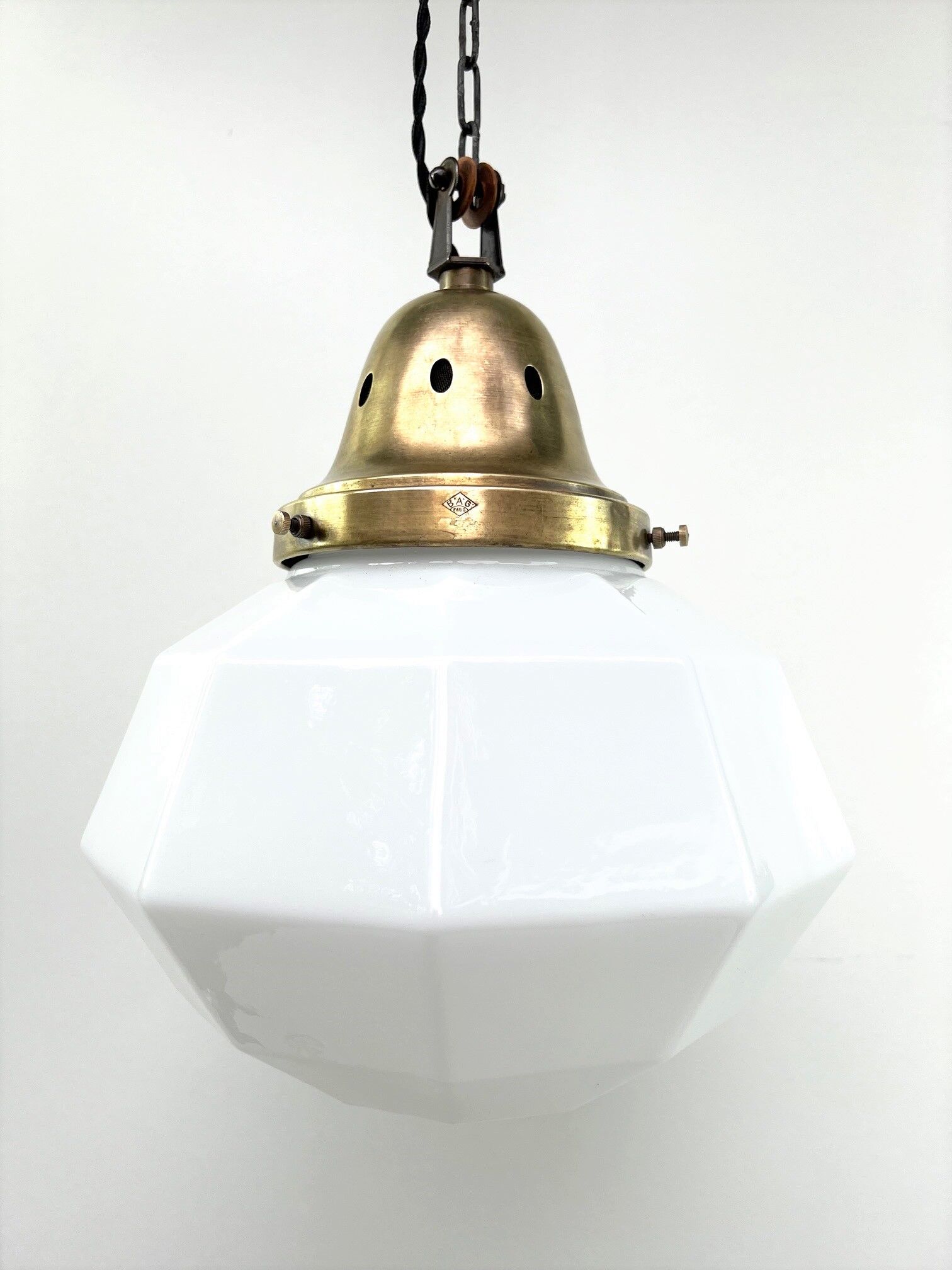 Hanging bag paris 1920 1930 opaline brass