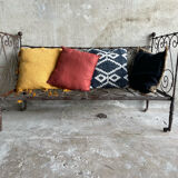Evolutionary baby cot