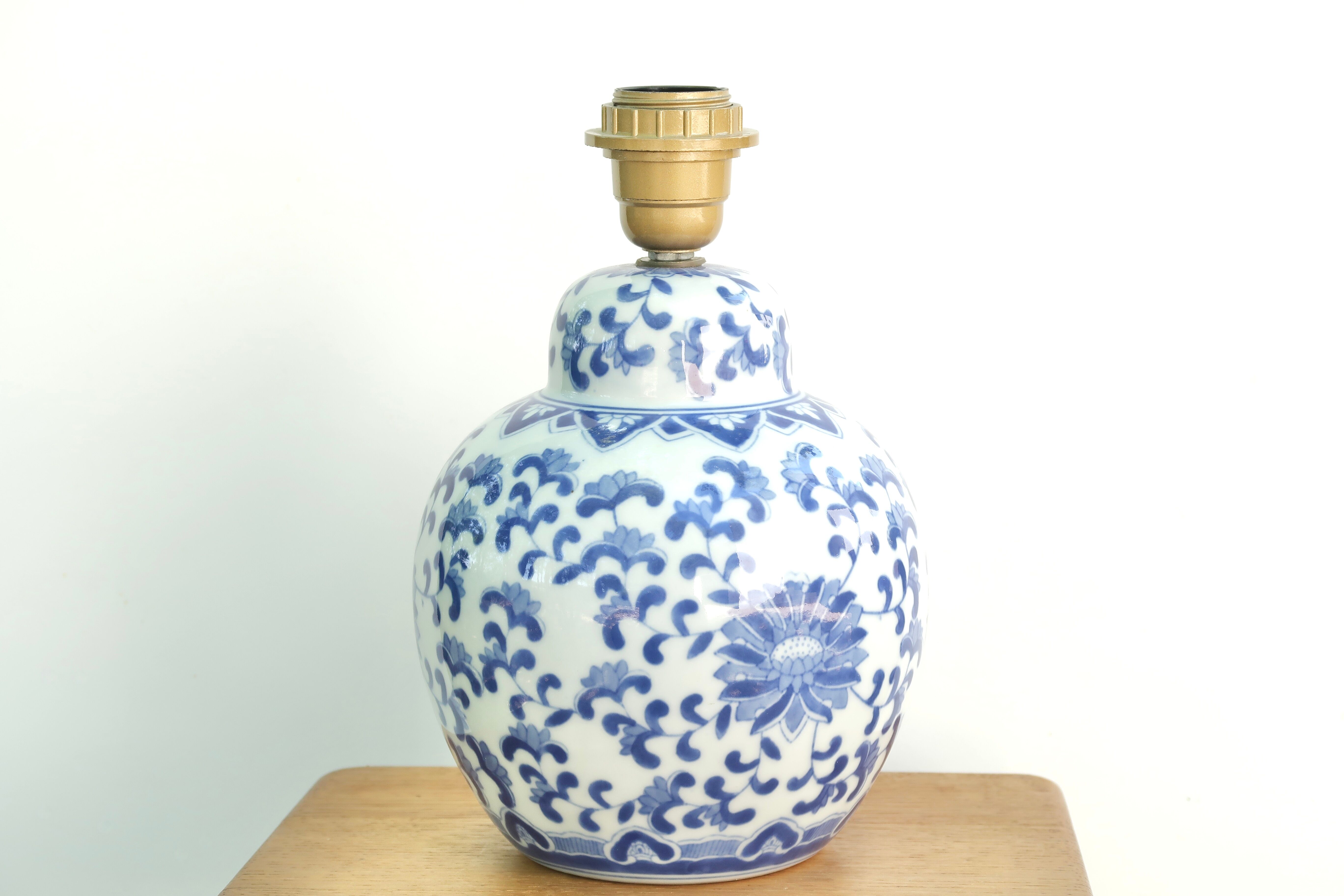White Chinese porcelain lamp base, blue floral decoration