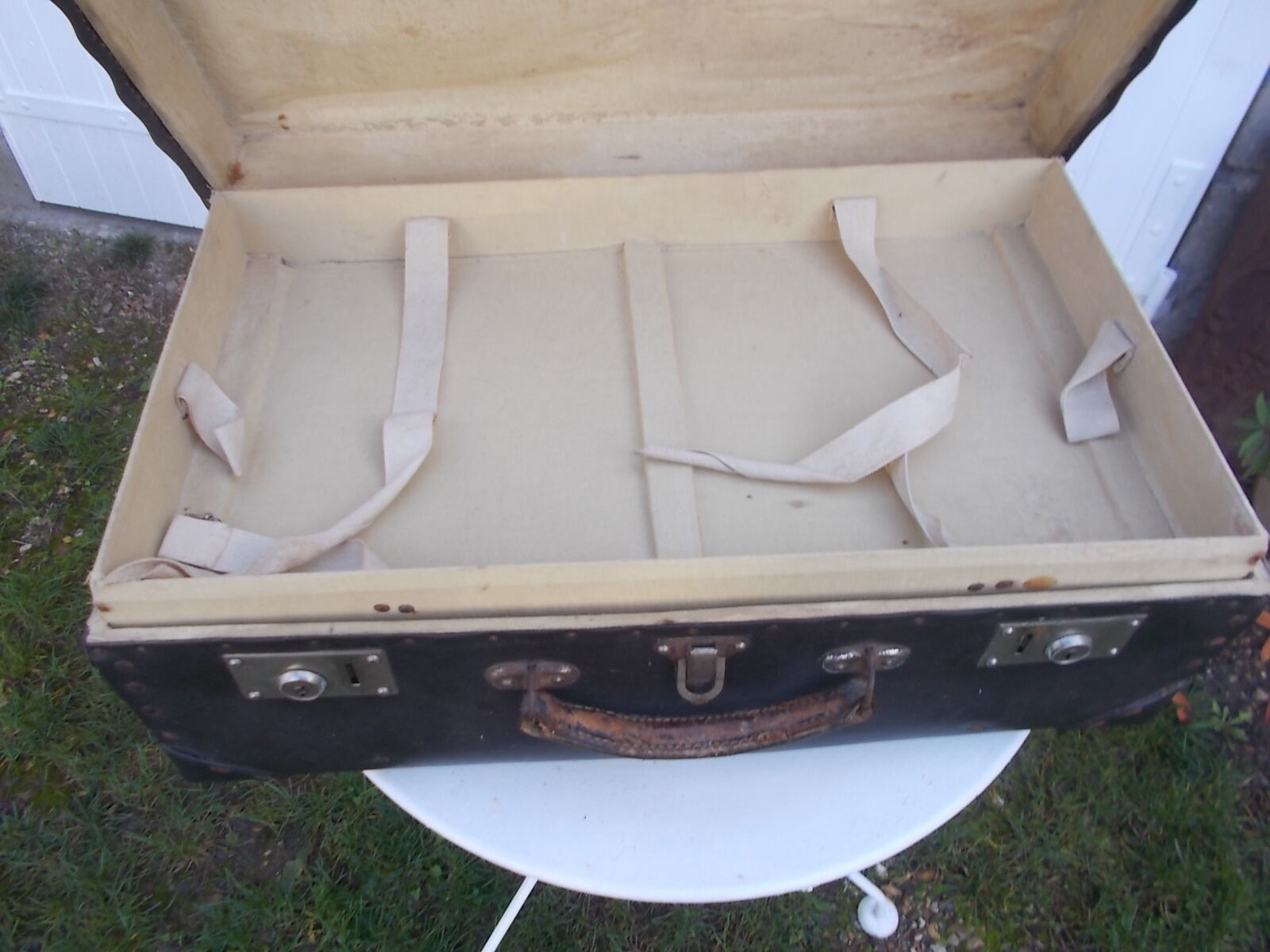 Vintage trunk suitcase