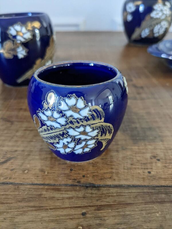 Ensemble plateau et ses pots en faïence