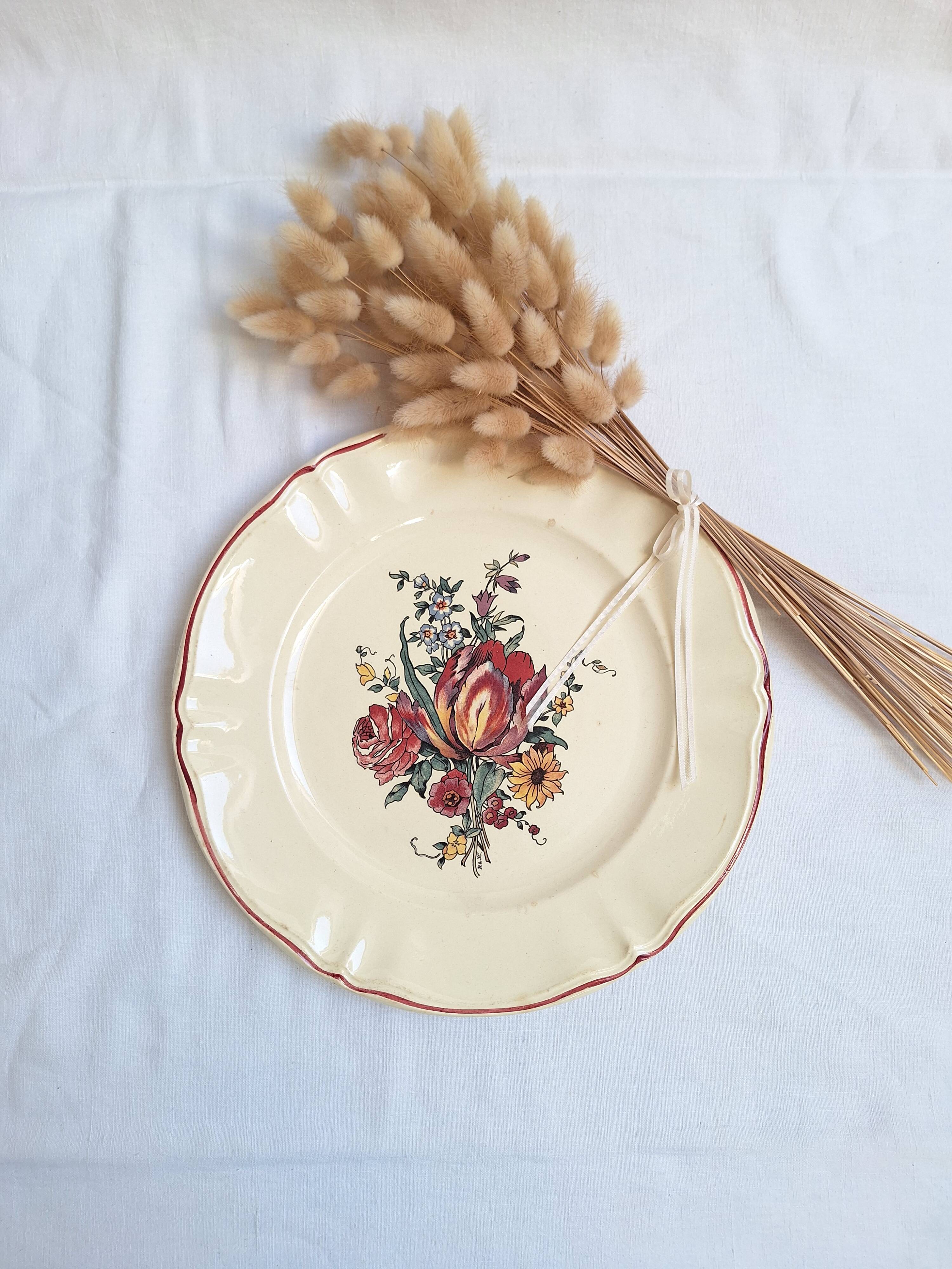 Round plate Digoin Sarreguemines Model Lorraine