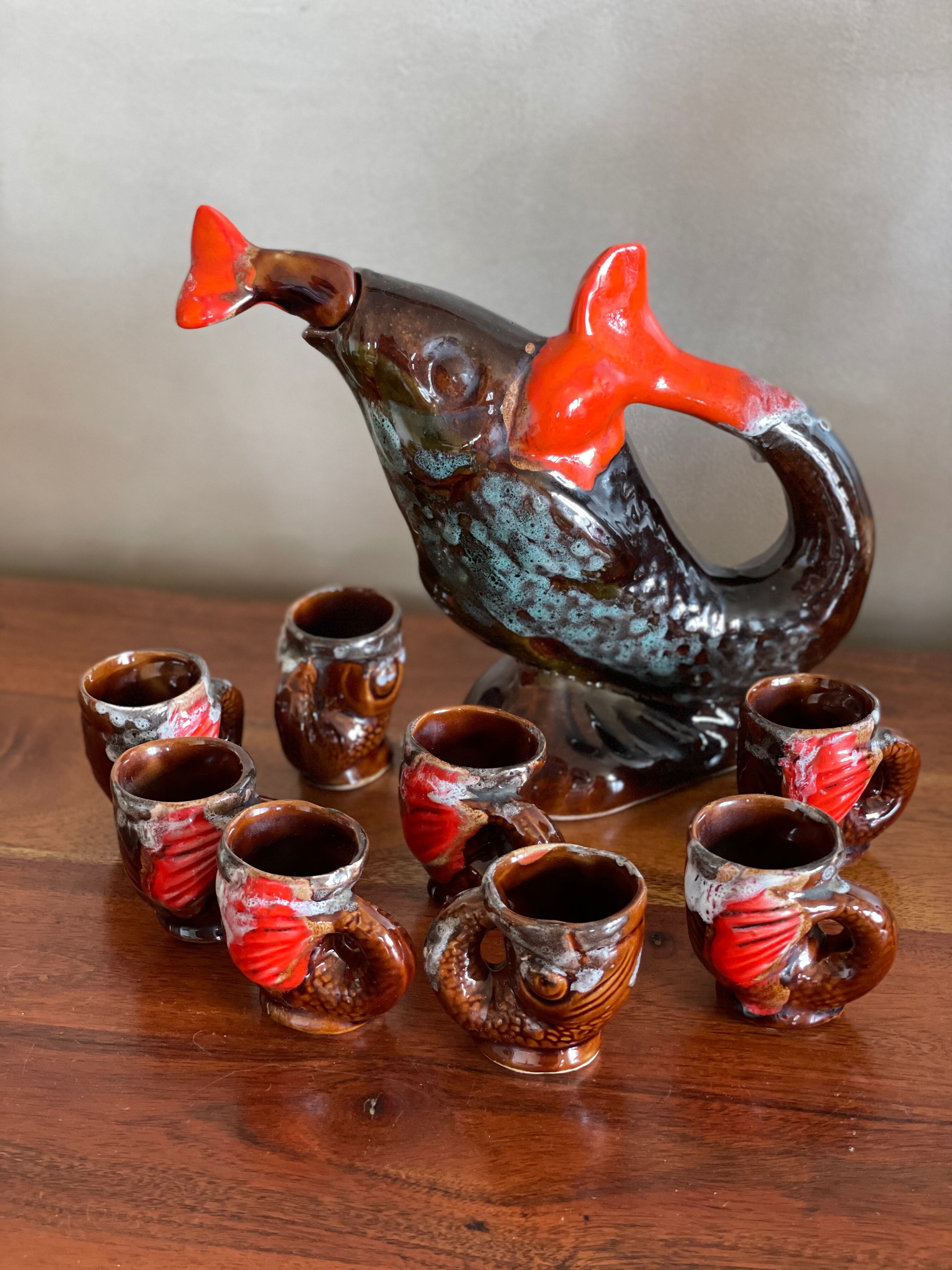 Pichet poisson Vallauris et 8 chopes