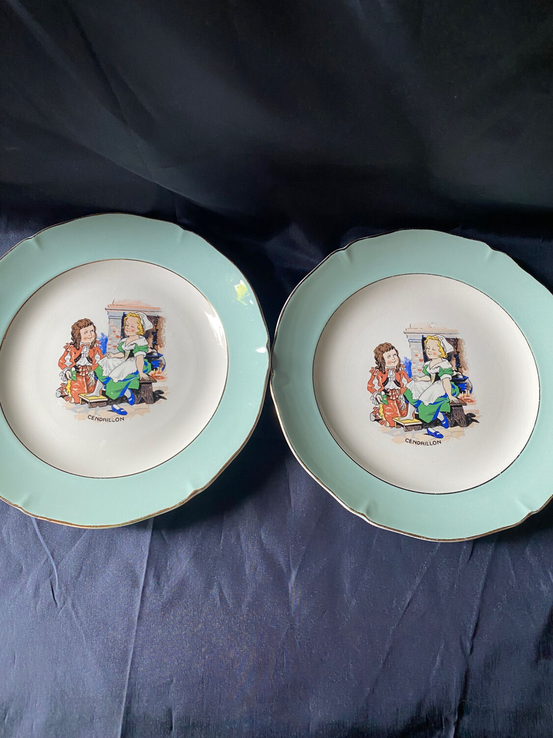 Perrault's tales cake service