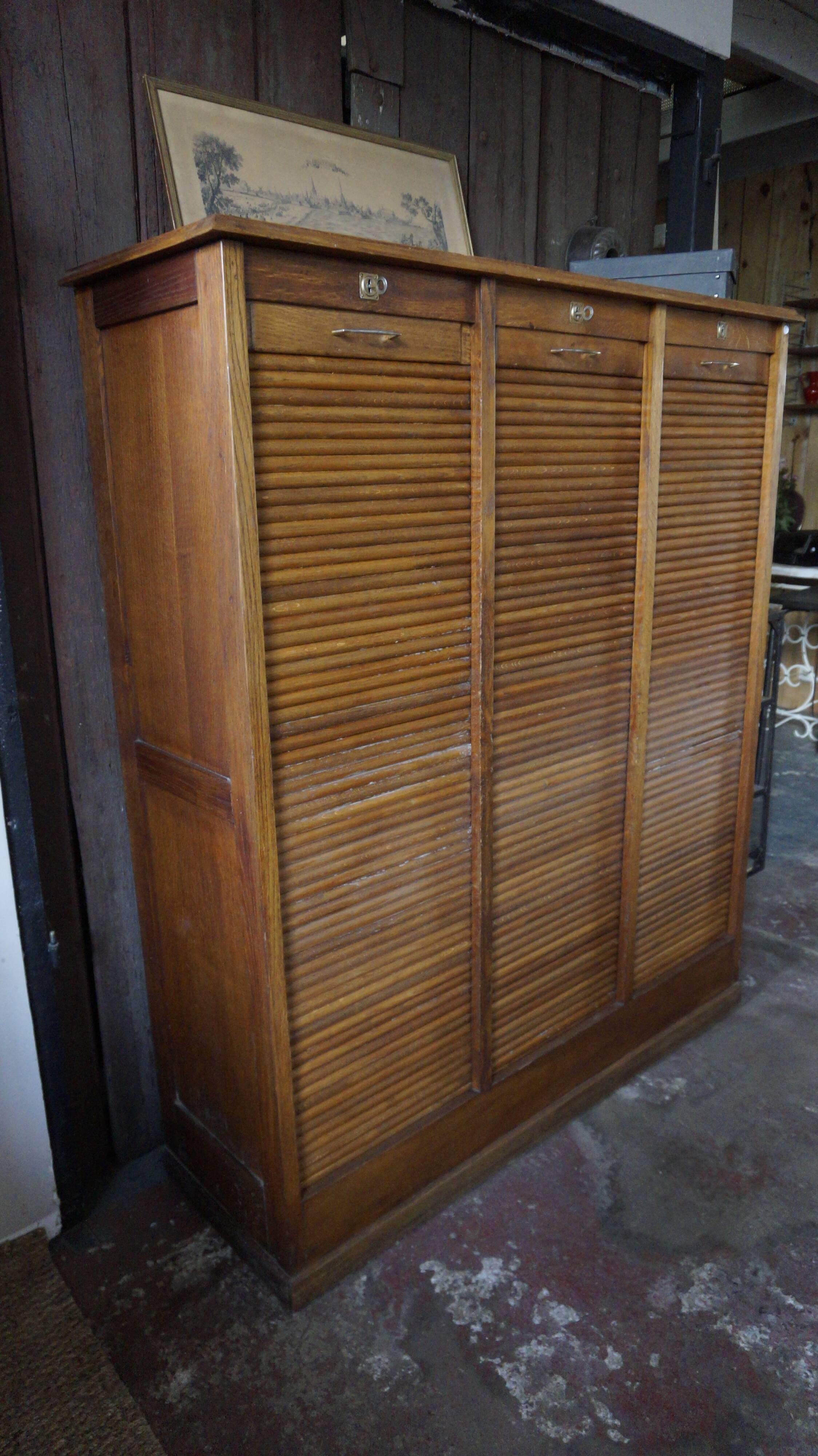 Wooden curtain binder