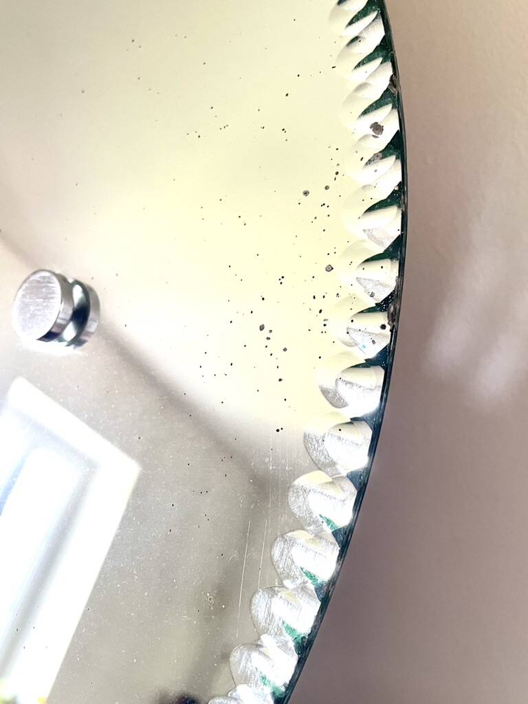 Large bevelled oval mirror 90x60 cm