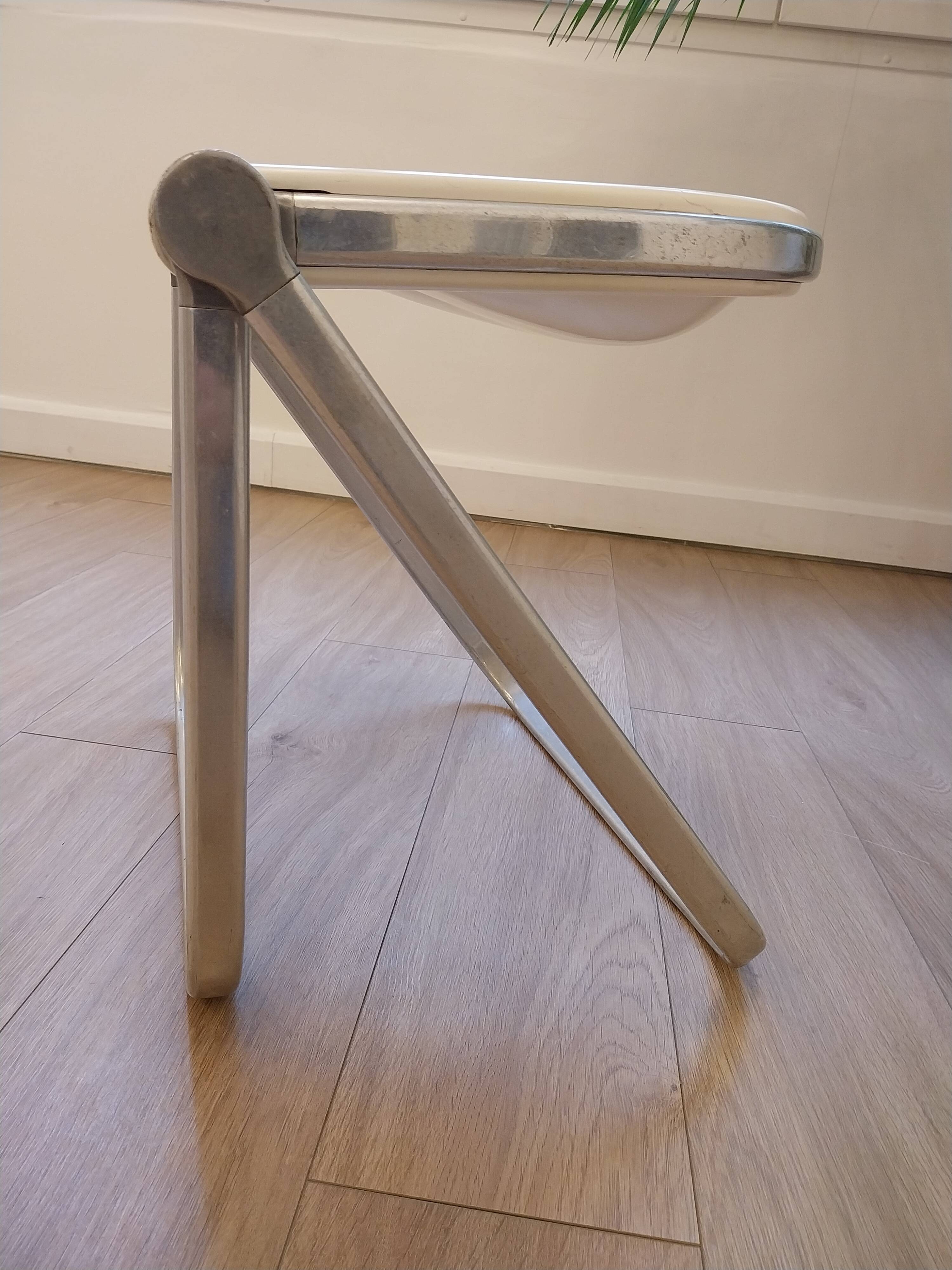 Vintage white Pluff stool – Anonima Castelli