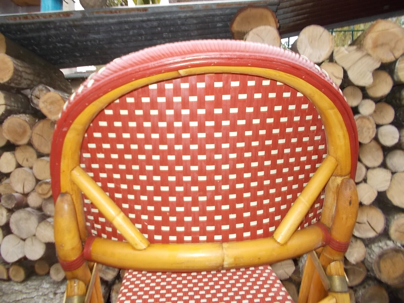 Rotating folding bistro chair