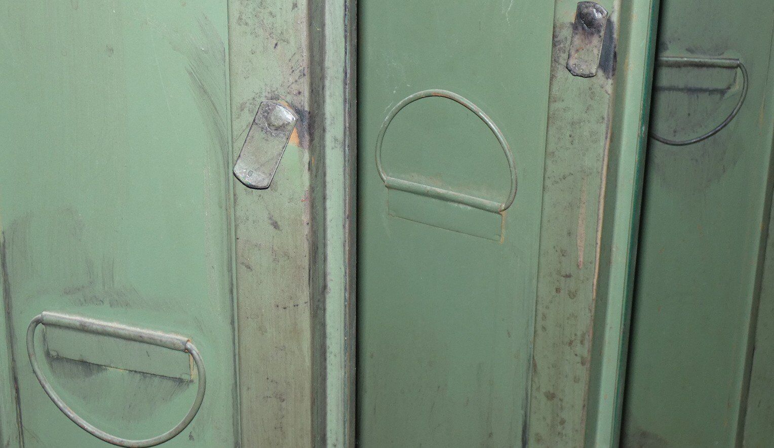 Vintage military metal cabinet from Officina Di Ricerca, Italy, 1960s.