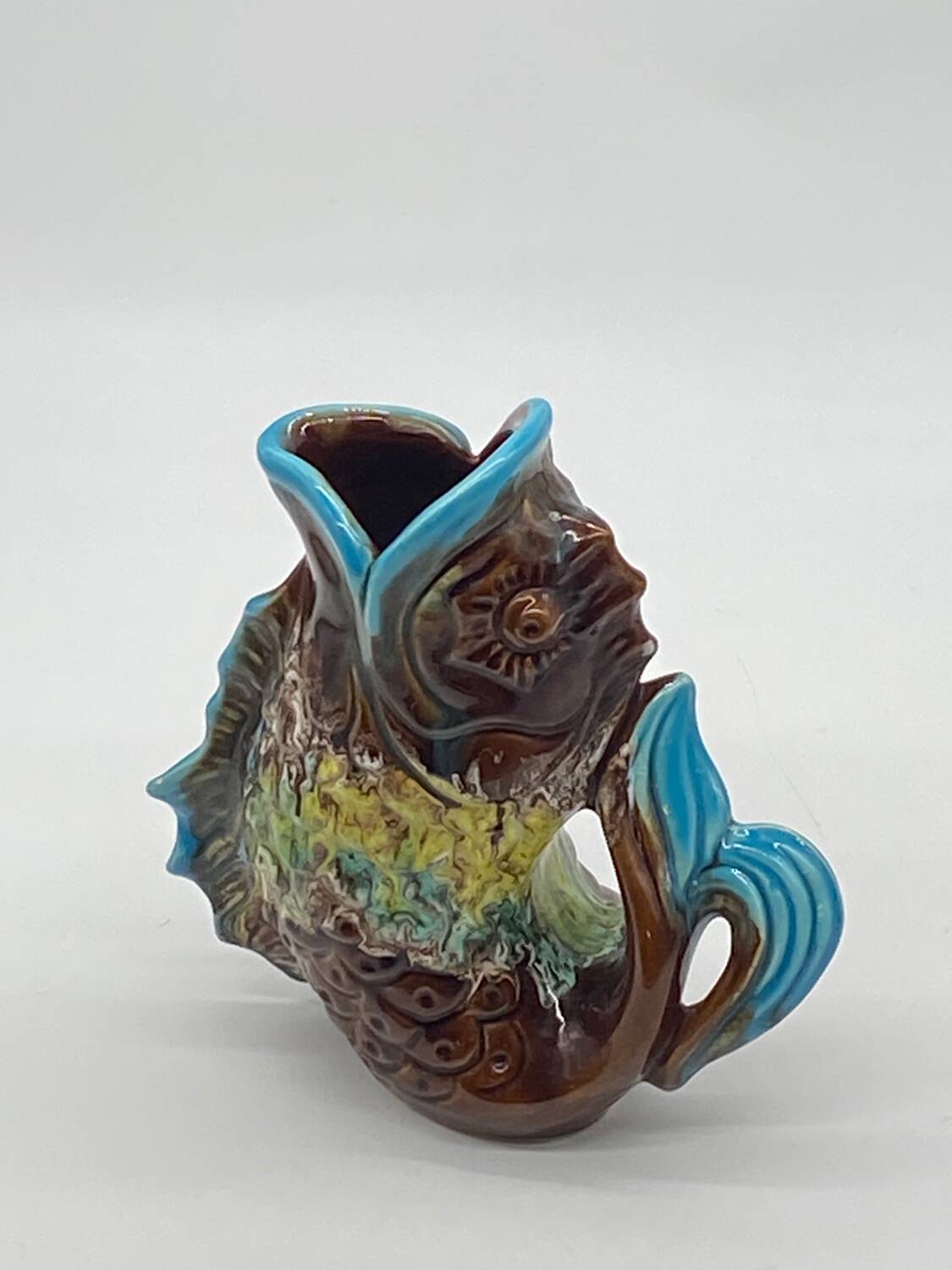 Zoomorphic pitcher / ceramic fish