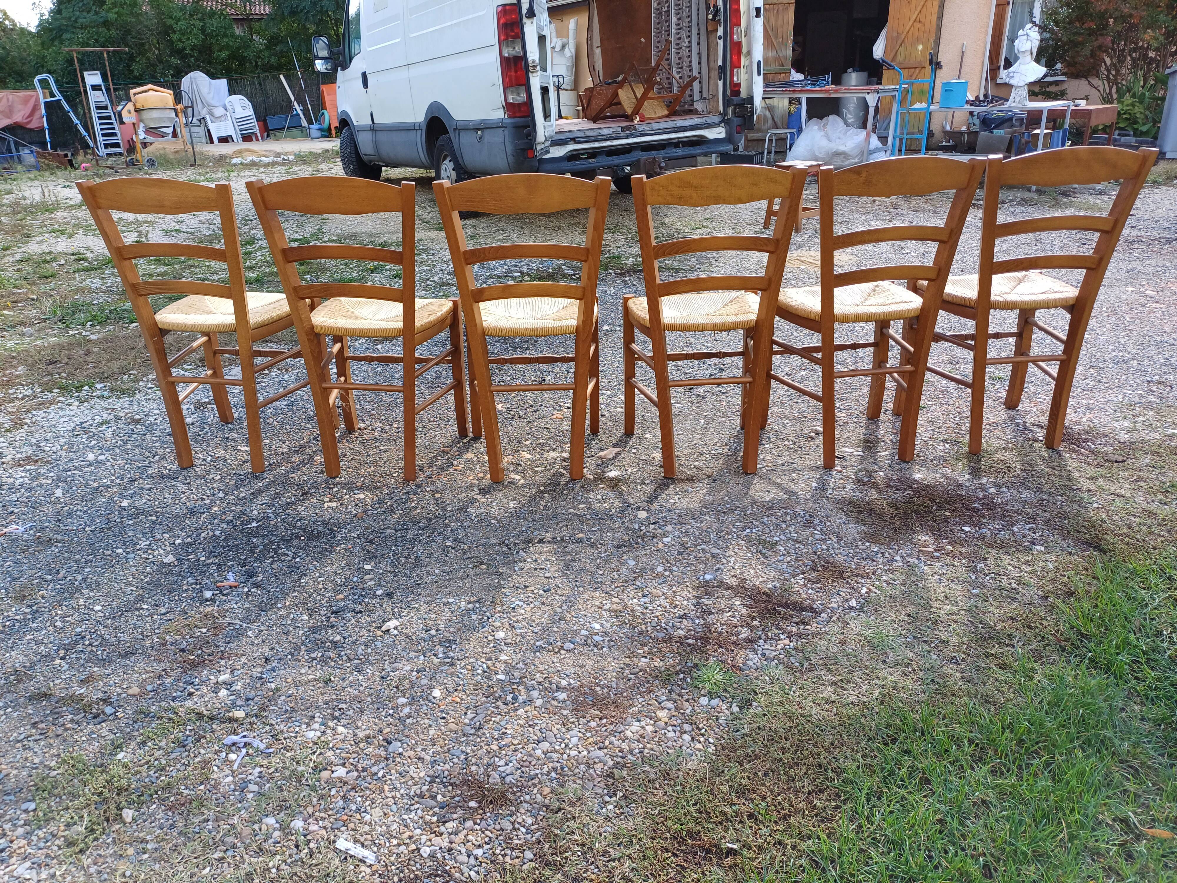 6 Straw Chairs