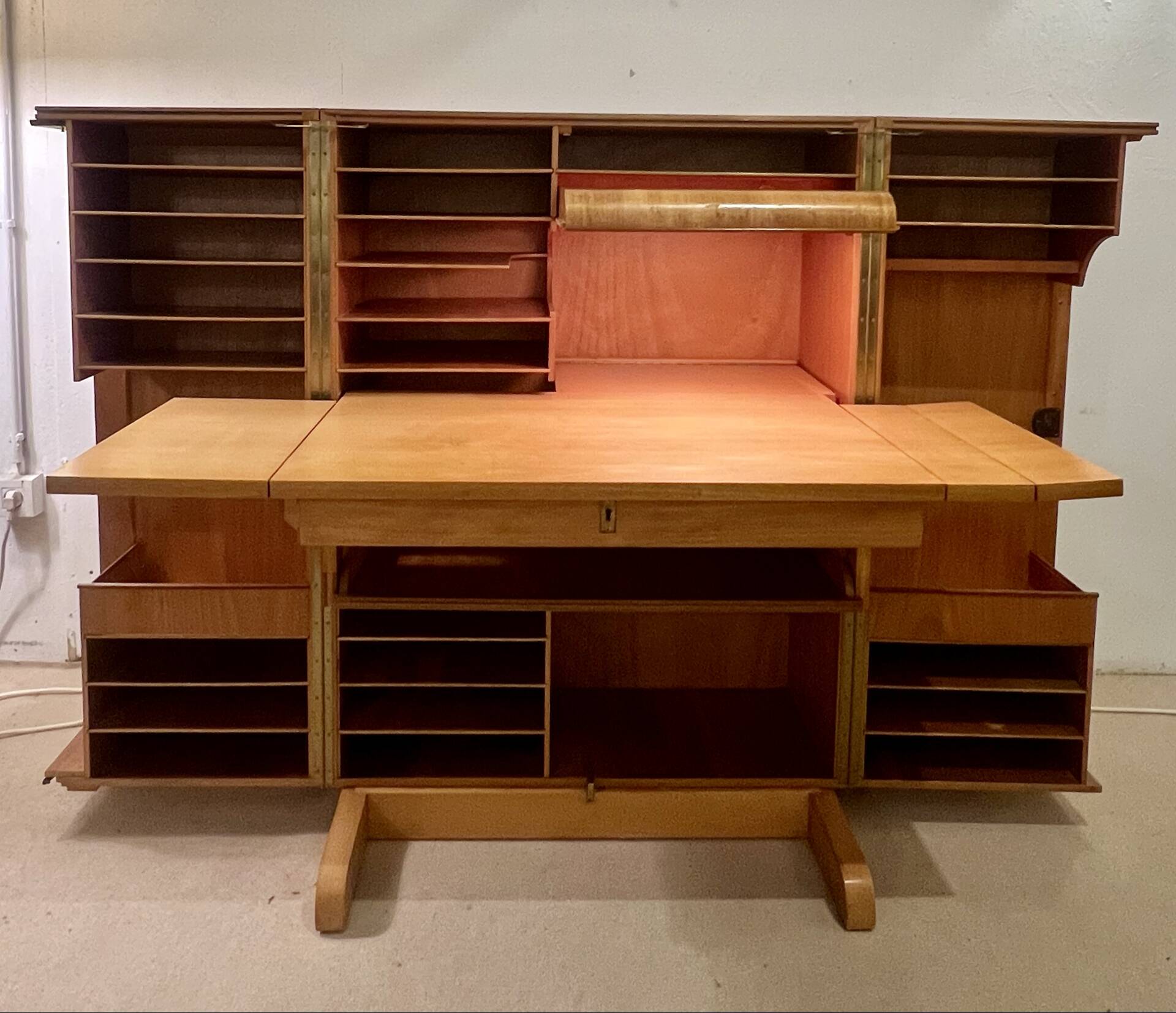 Bureau cabinet pliant "Magic Box" Mummenthaler & Meier du milieu du siècle - sw
