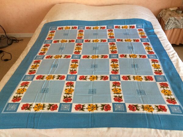Nappe ancienne fleurie