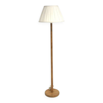 Scandinavian pine floor lamp, GB Solbackens Svarveri, Sweden, 1970