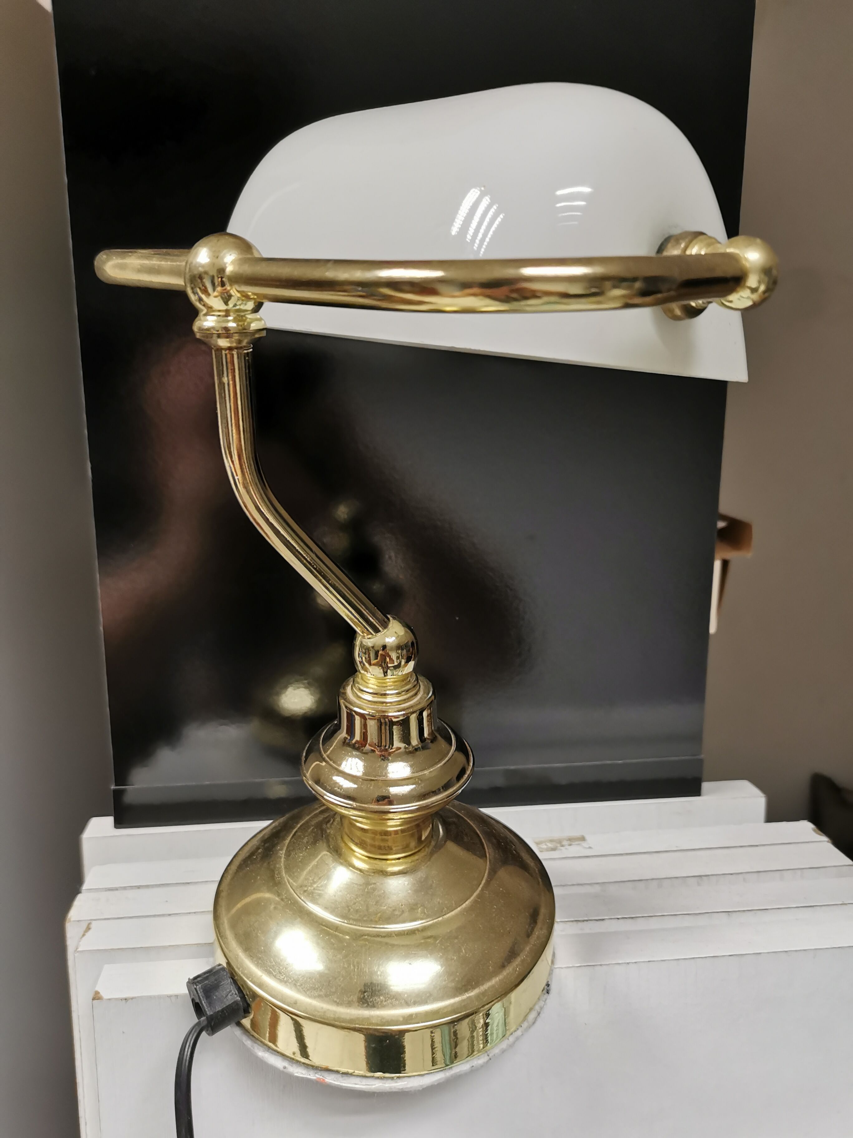Small vintage desk lamp reading notary style