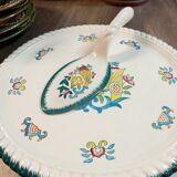 Pie tray and shovel