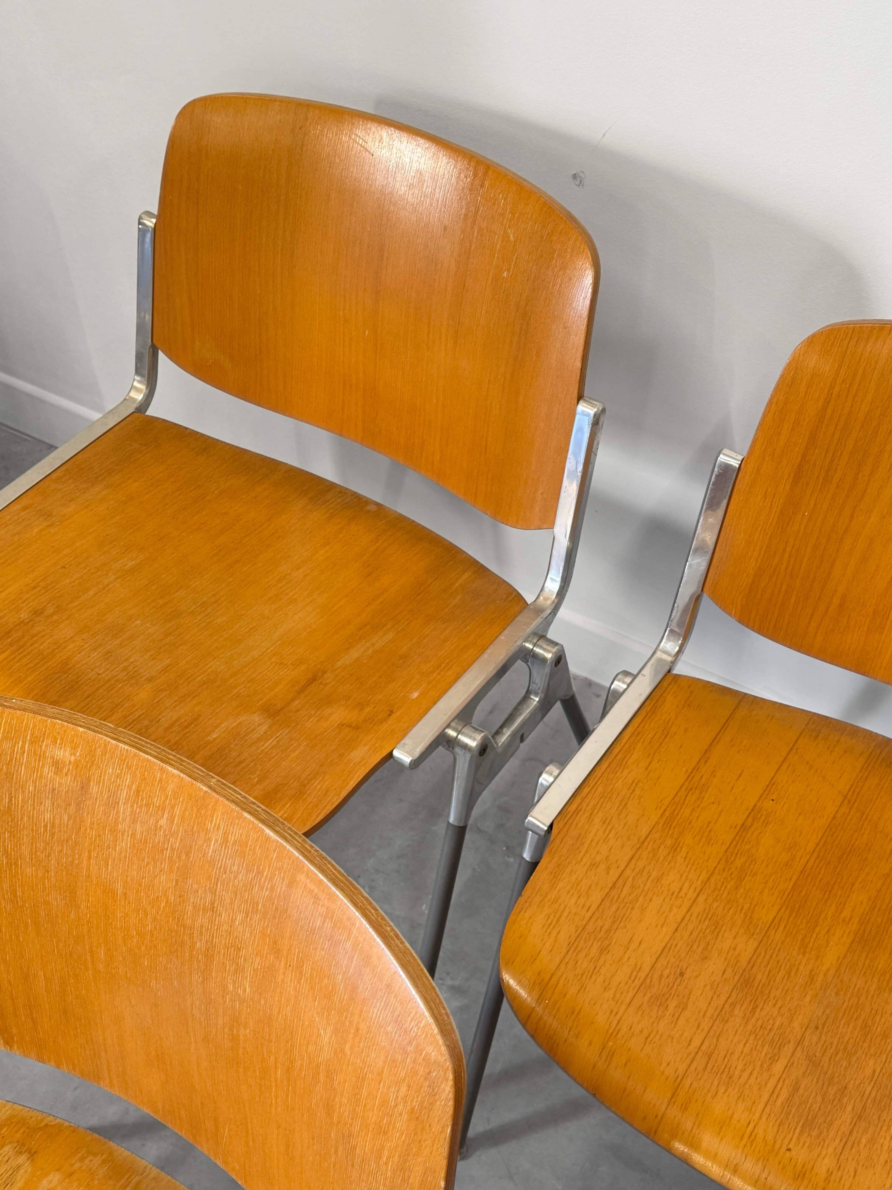 Set of 6 vintage Giancarlo Piretti chairs, model DSC 106