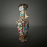 Petit vase de Canton XIXe rehauts dorés