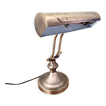 Antique desk lamp Lumijura in banker style.