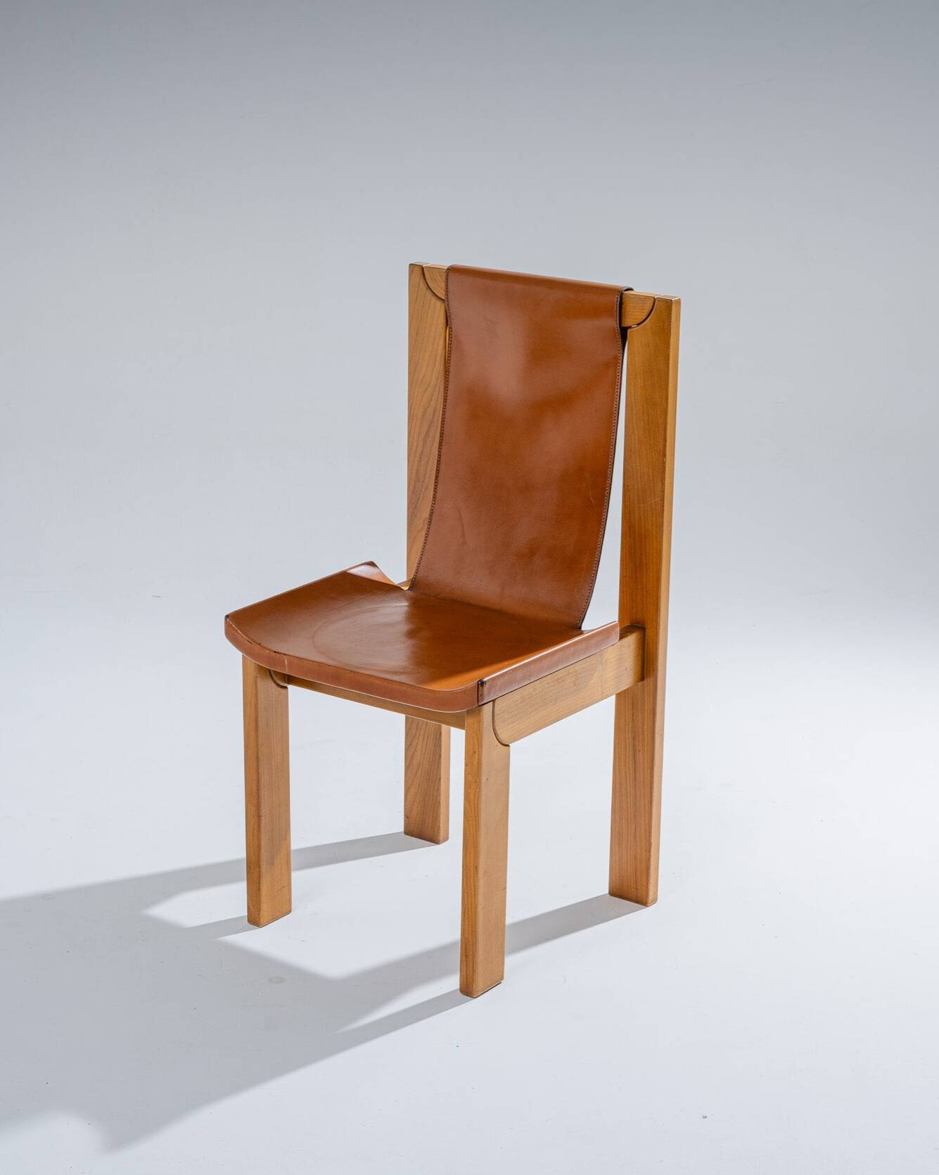 Elm and leather chair, Luigi Gorgoni, 1970s