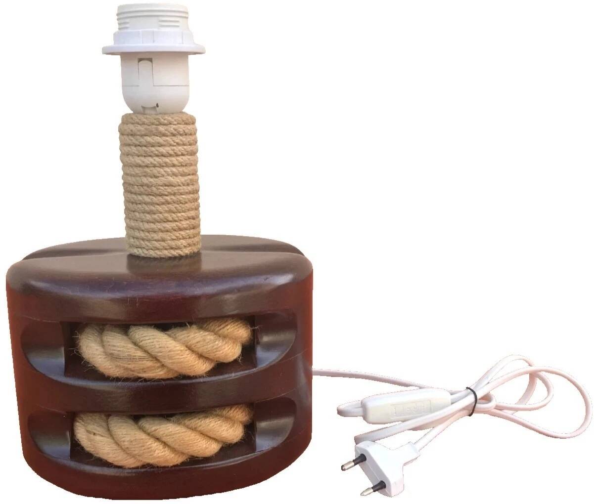 Pulley lamp base, varnished wood / rope.
